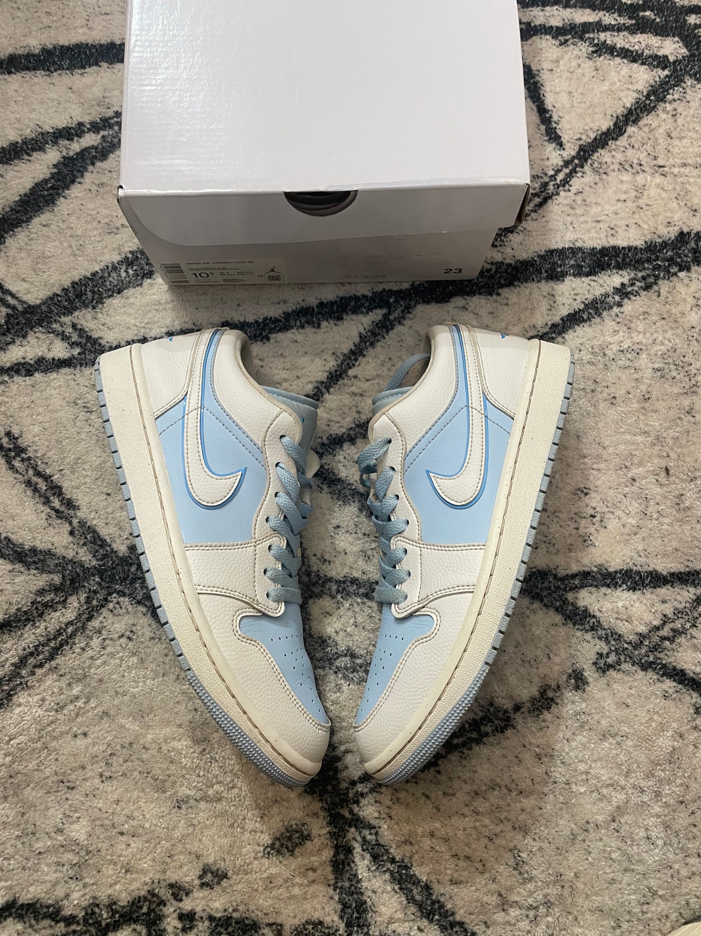 Air Jordan 1 Low Ice Blue