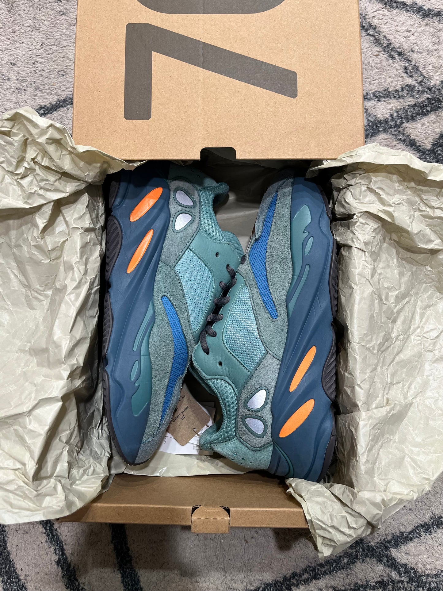 Yeezy 700 Faded Azur