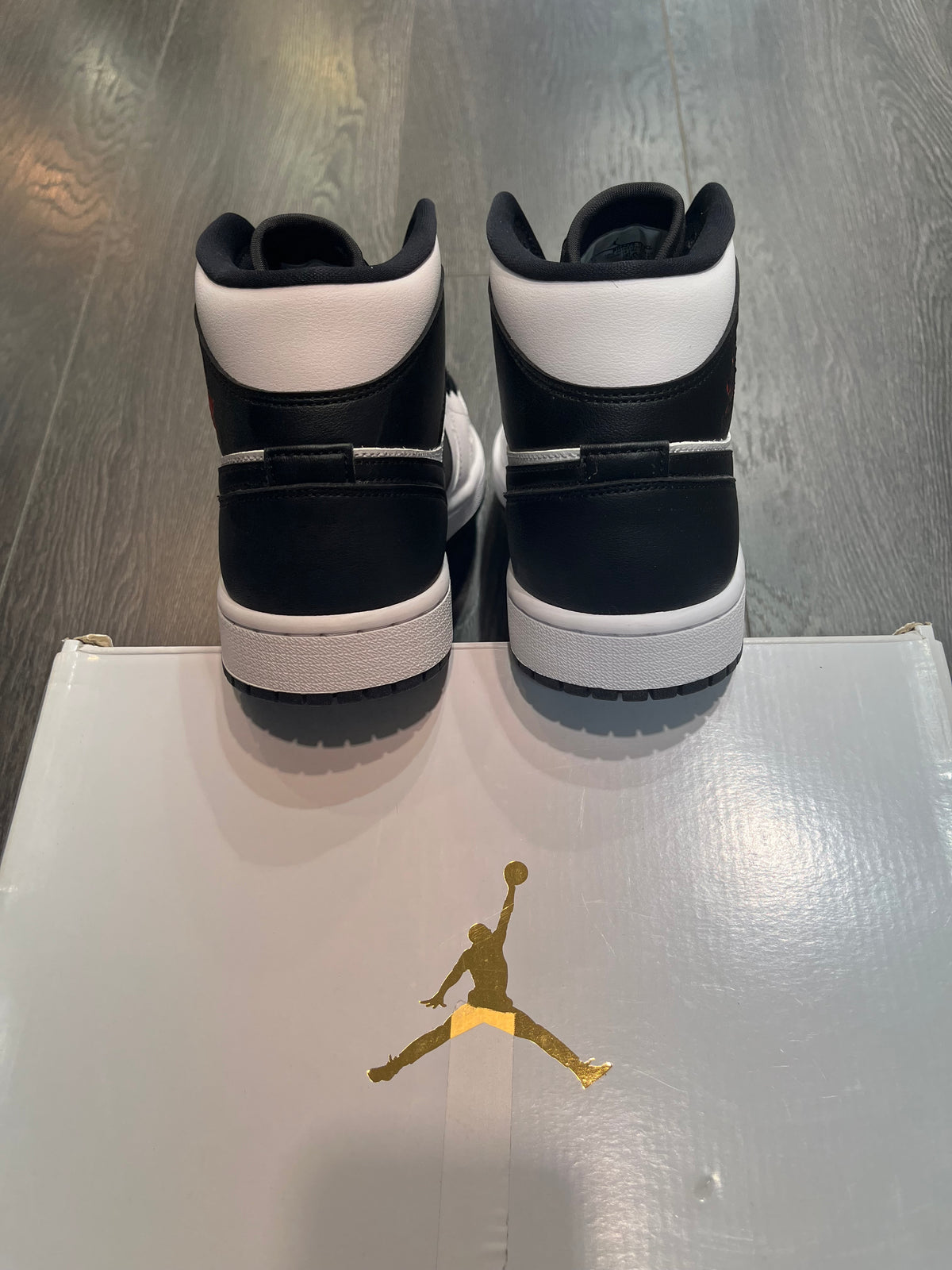 Air Jordan 1 Mid White Gym Red