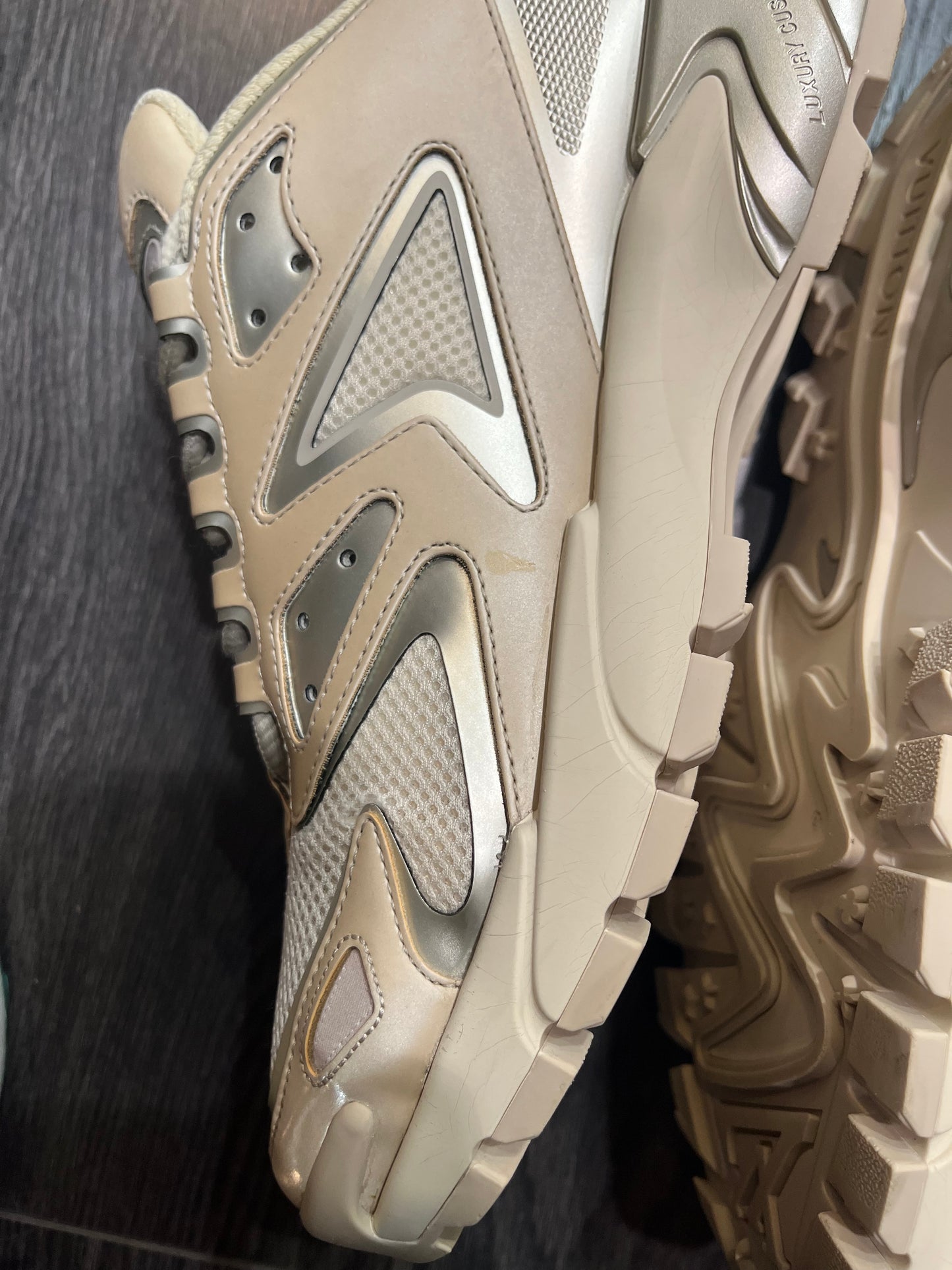 Louis Vuitton Runner Beige