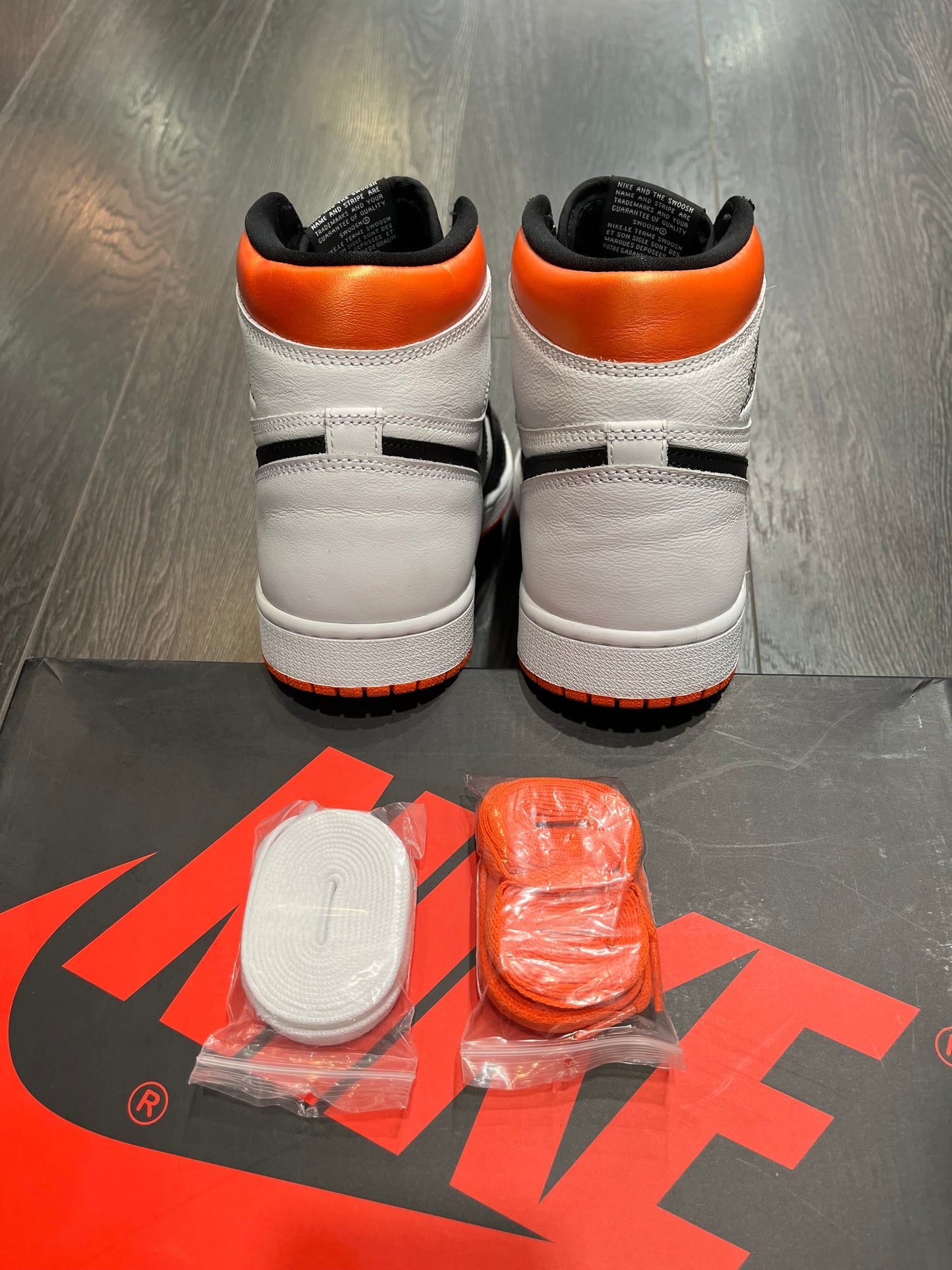 Air Jordan 1 Retro Orange