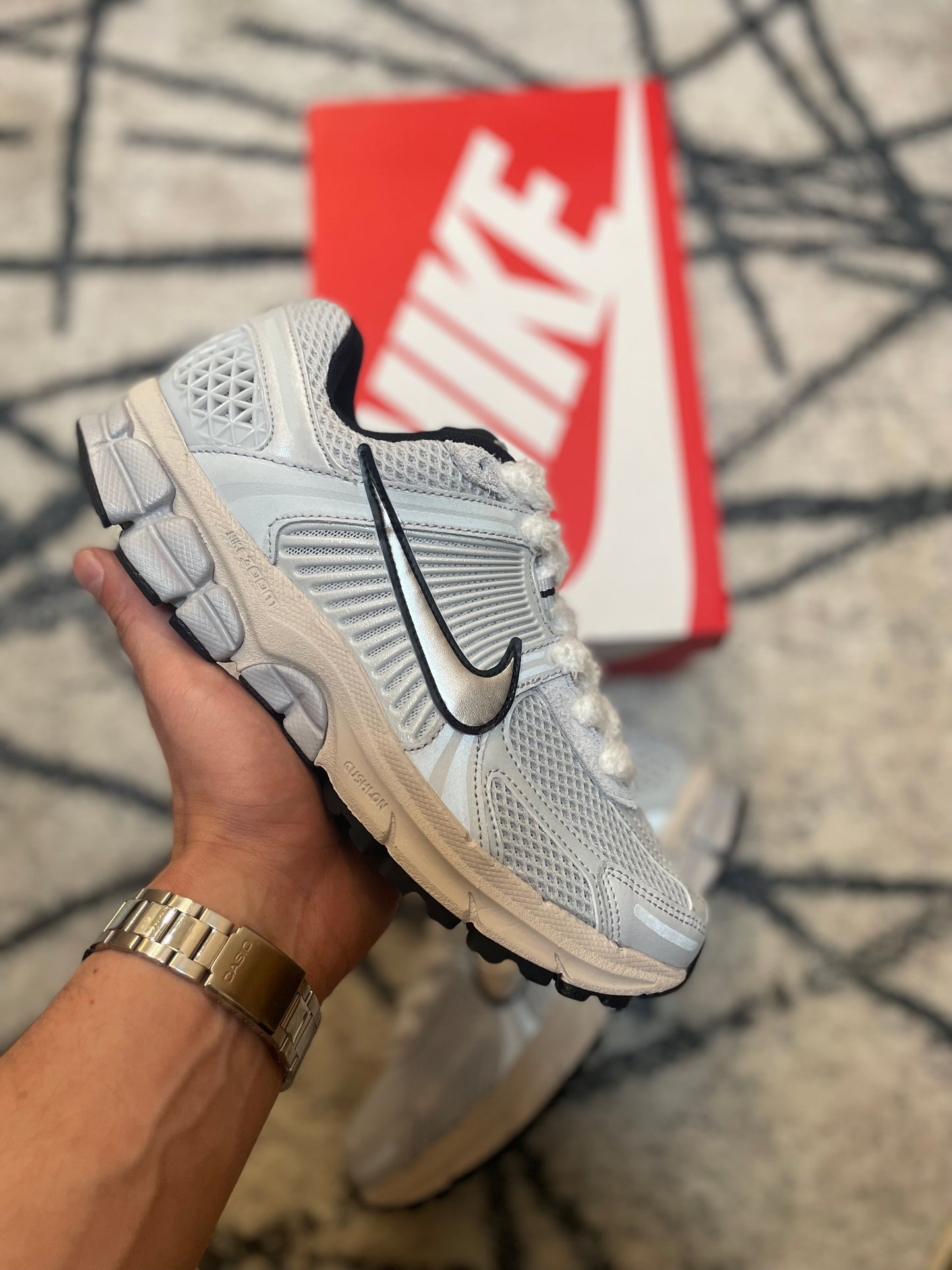 Nike Vomero 5 Platinum Light Fluffy Laces