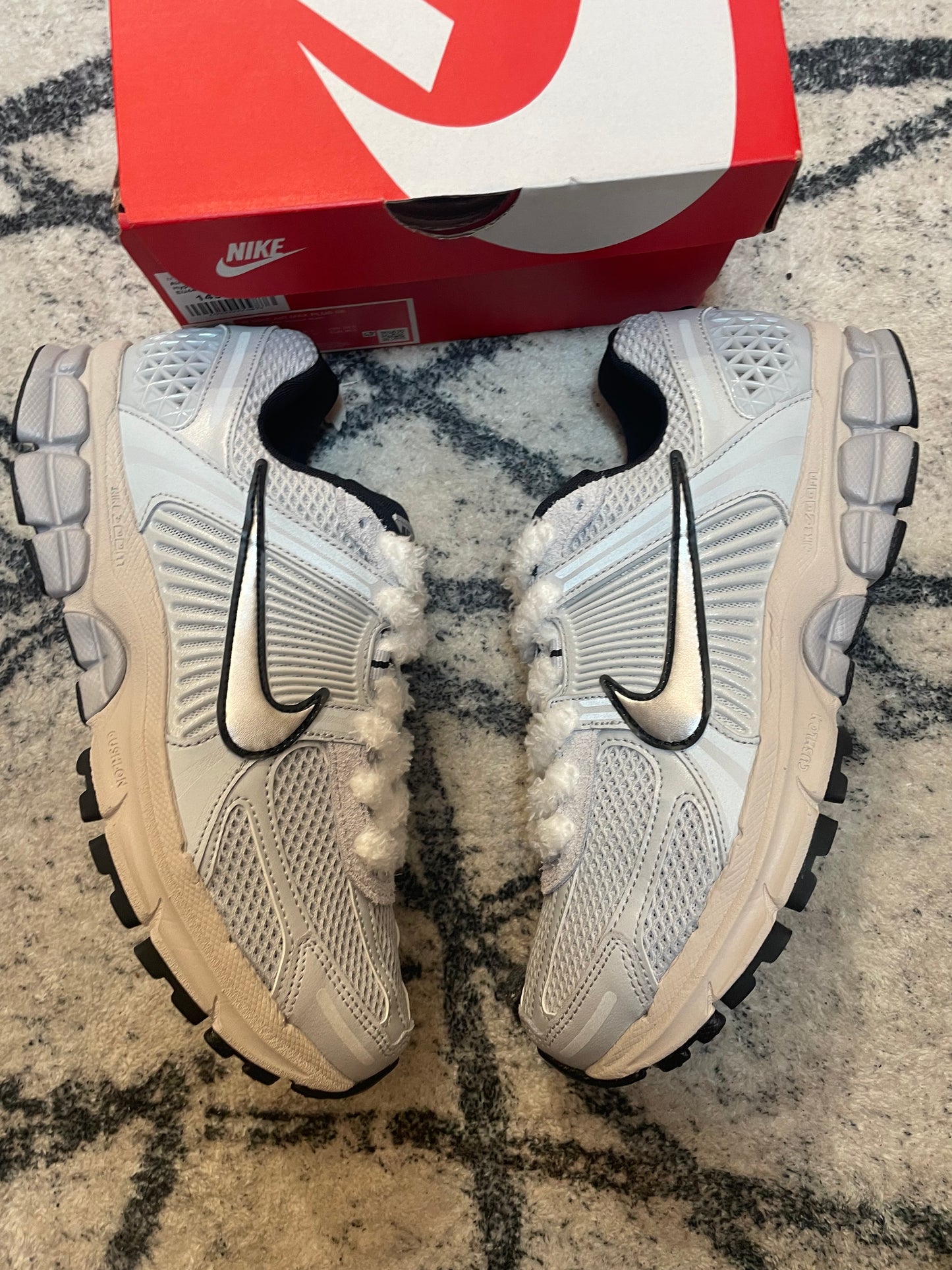 Nike Vomero 5 Platinum Light Fluffy Laces