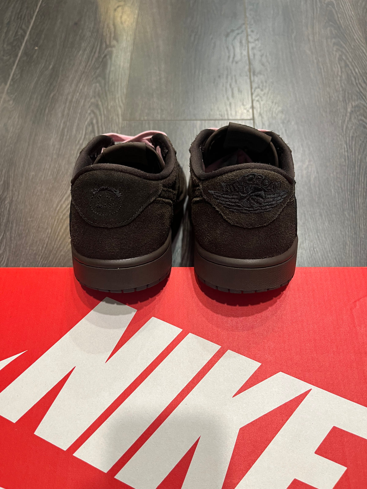 Air Jordan 1 Travis Scott Velvet Brown