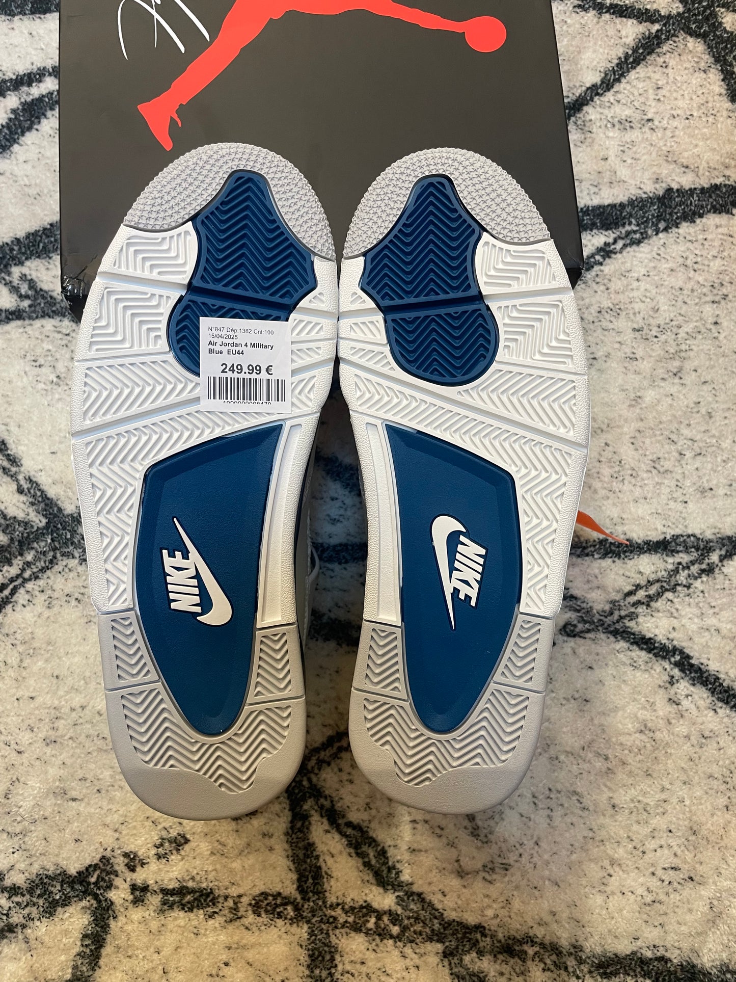 Air Jordan 4 Military Blue