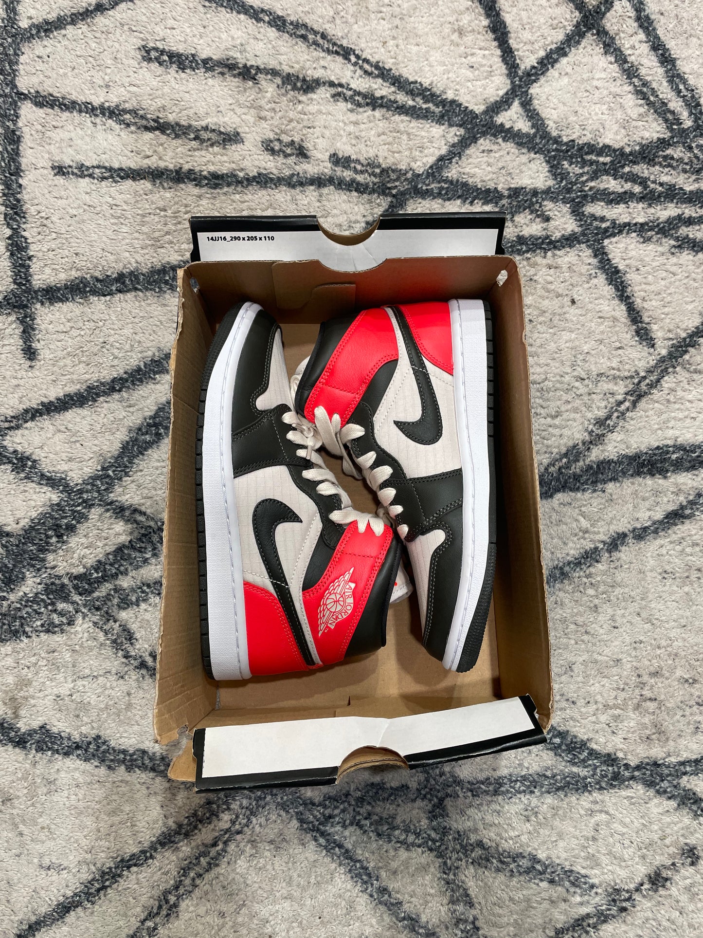 Air Jordan 1 Mid Infrared Green