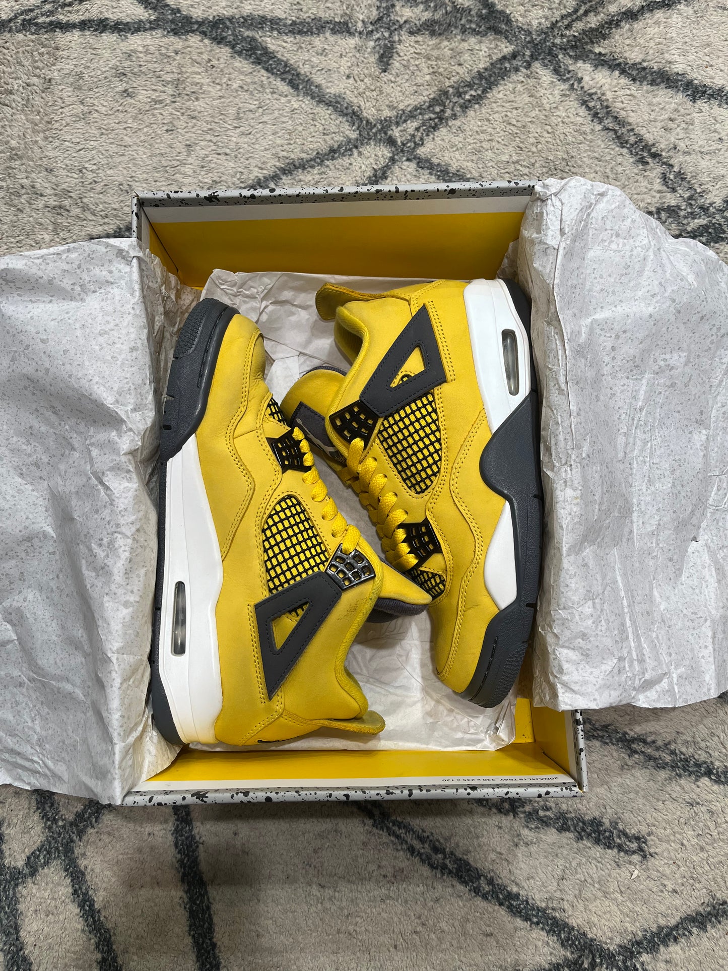 Air Jordan 4 Lightning