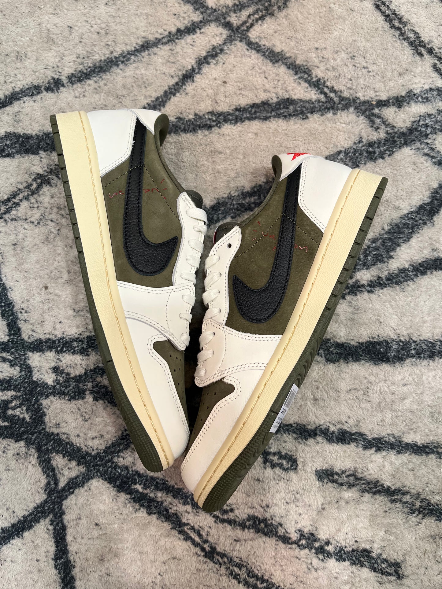 Air Jordan 1 Travis Medium Olive
