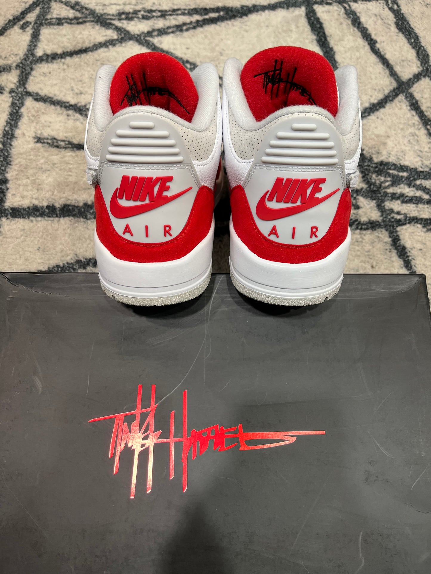 Air Jordan 3 Tinker Red