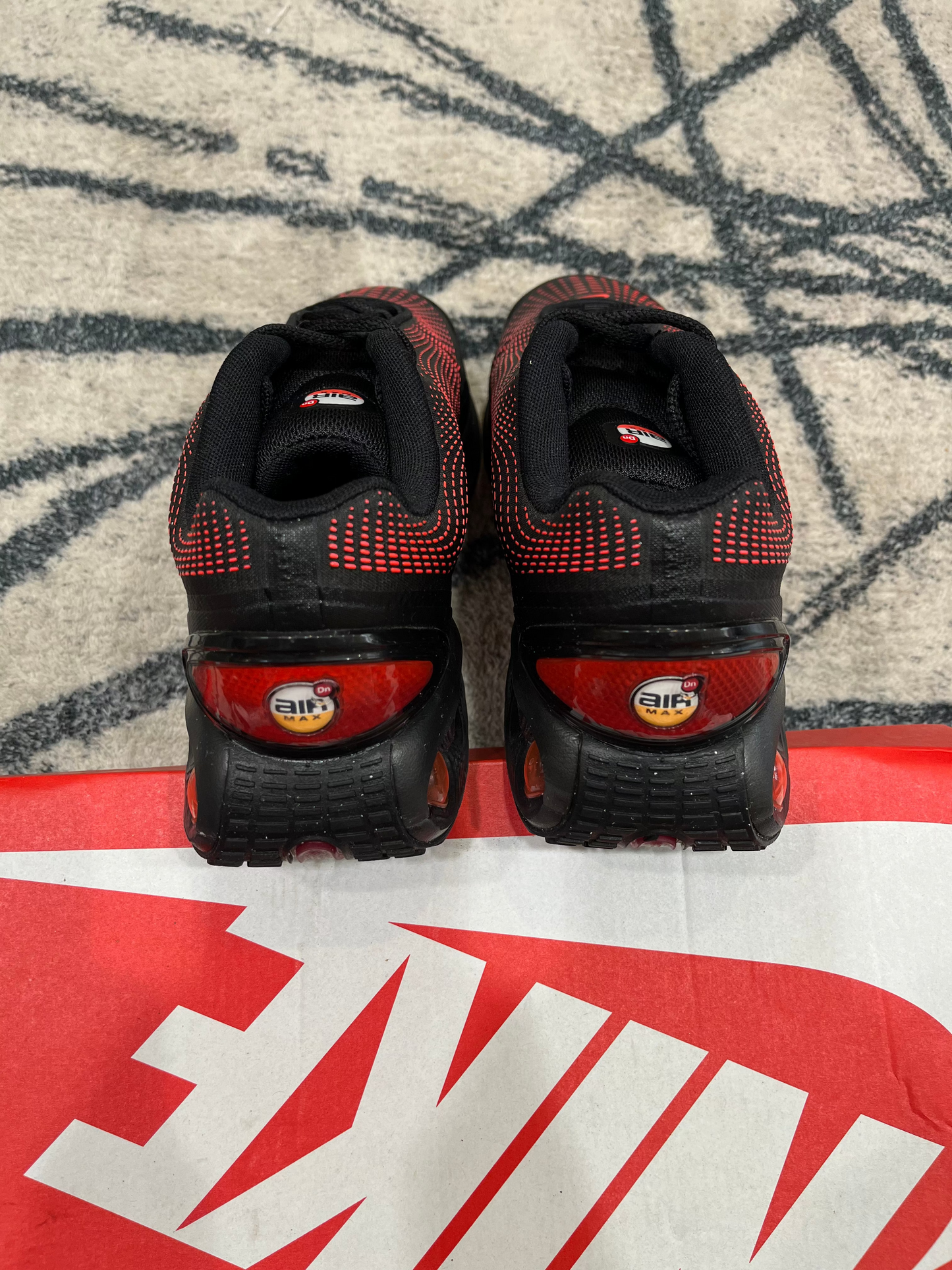 Nike Air Max DN Cramoisi