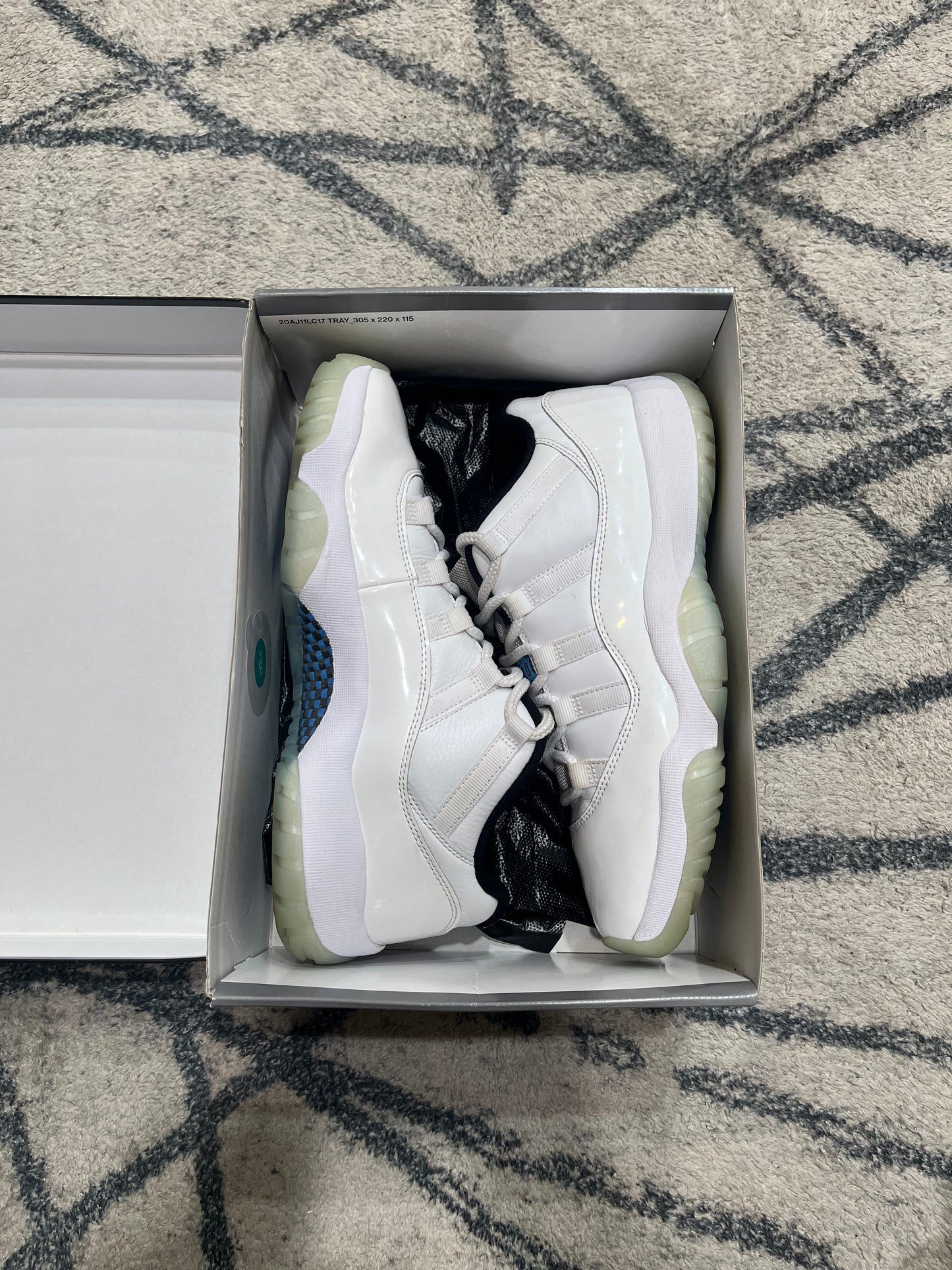 Air Jordan 11 Low Retro Blue Legend