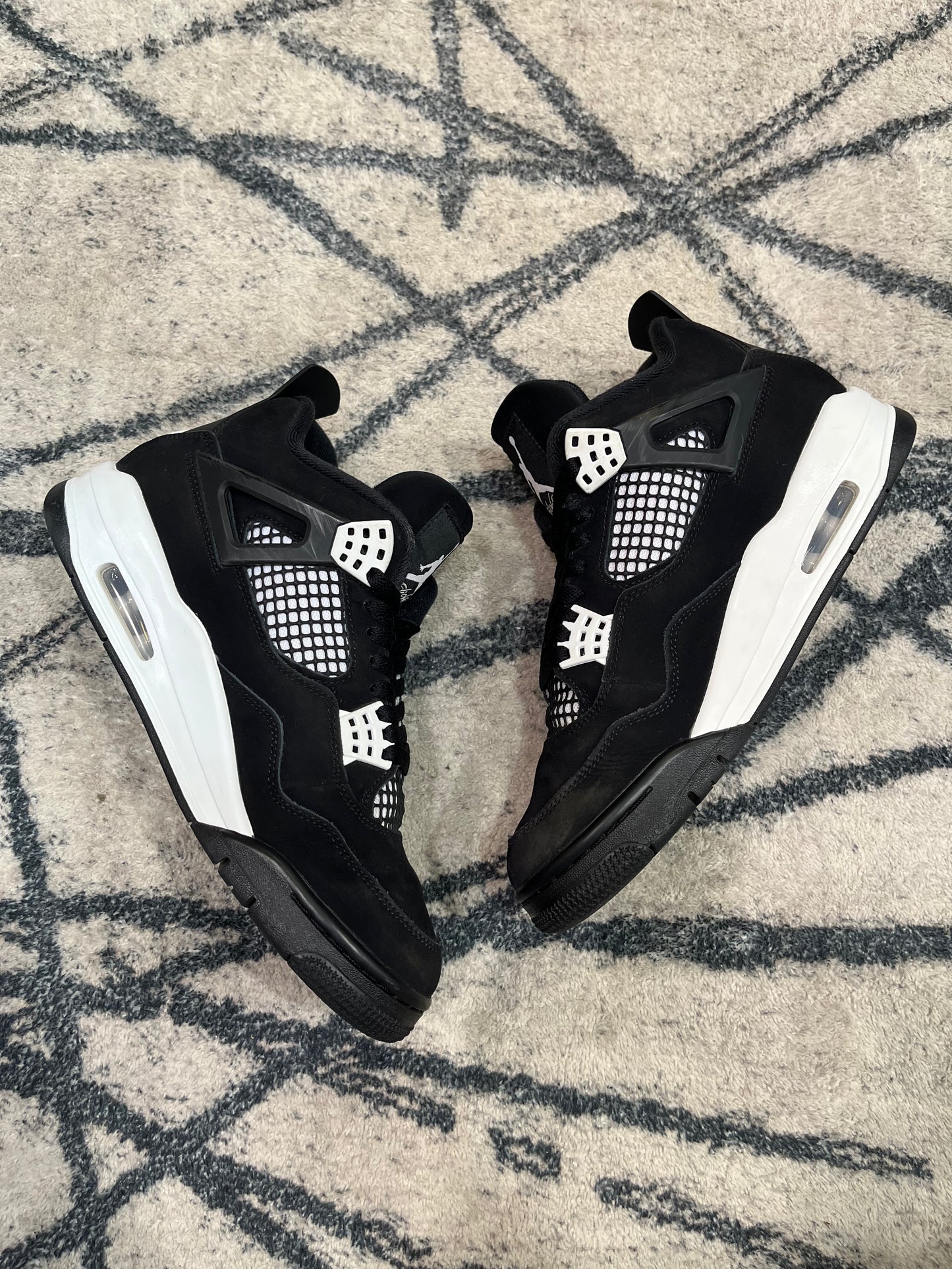Air Jordan 4 White Thunder