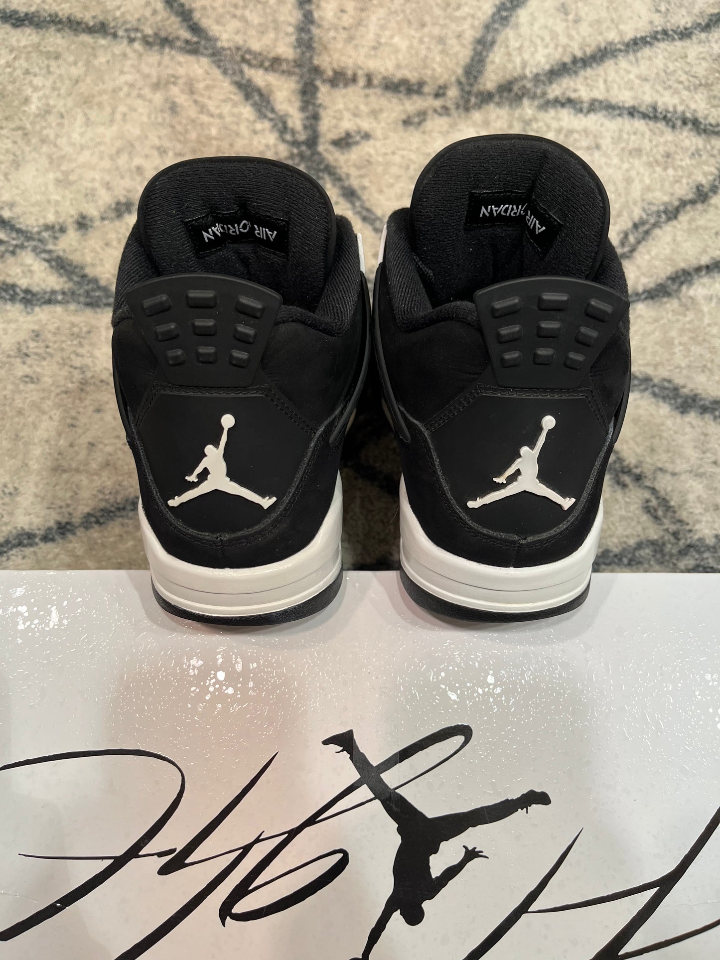 Air Jordan 4 White Thunder