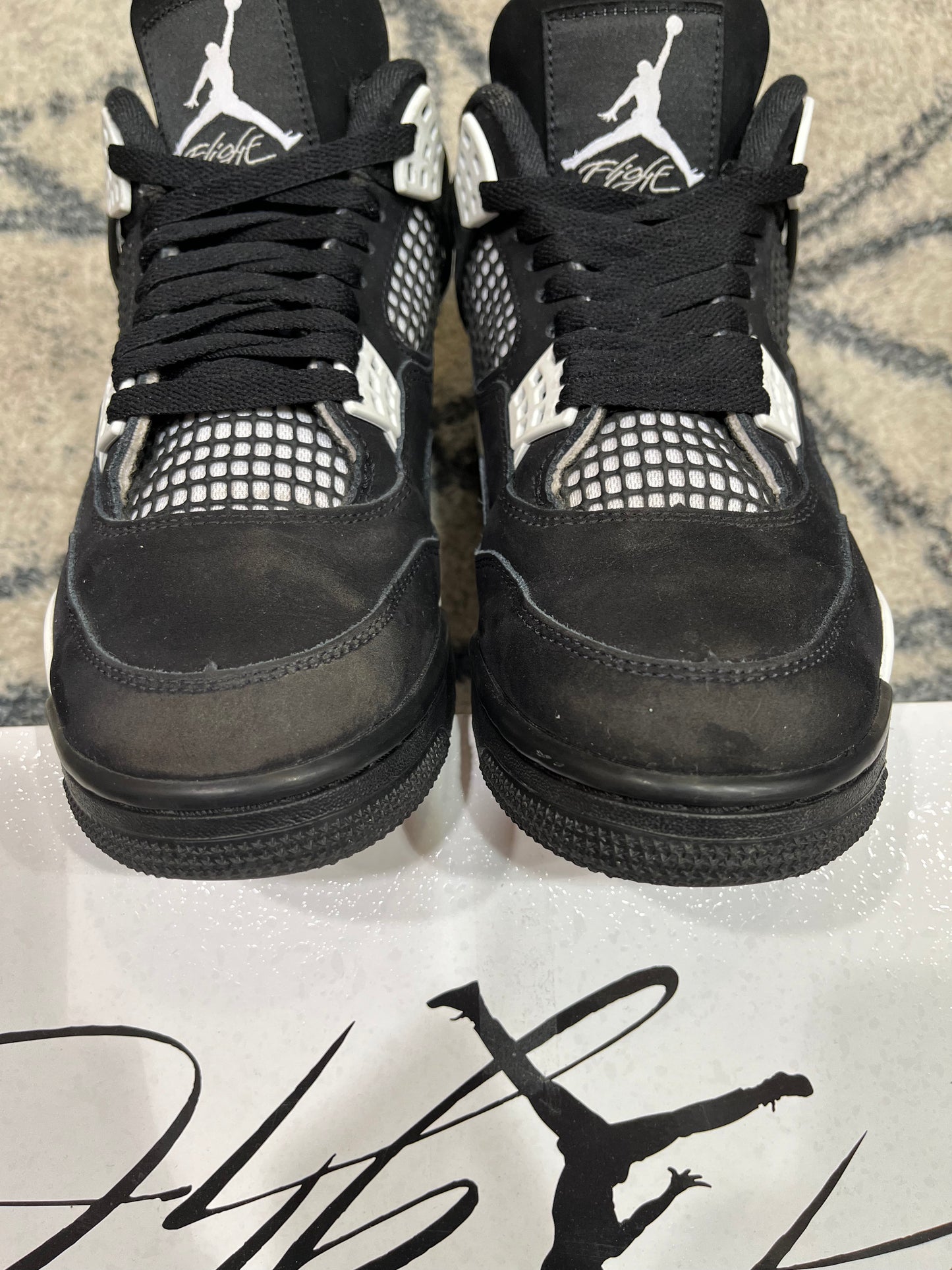 Air Jordan 4 White Thunder