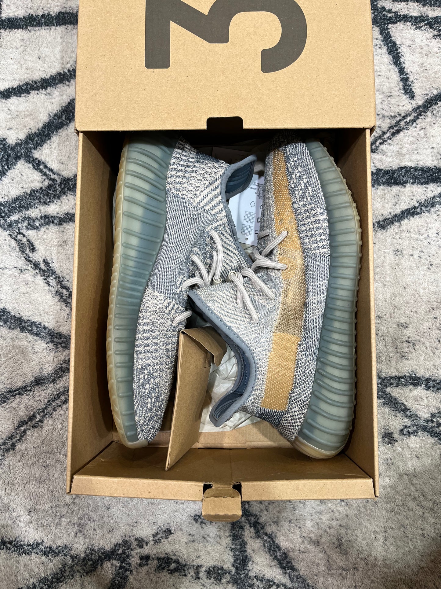 Yeezy 350 V2 Israfil