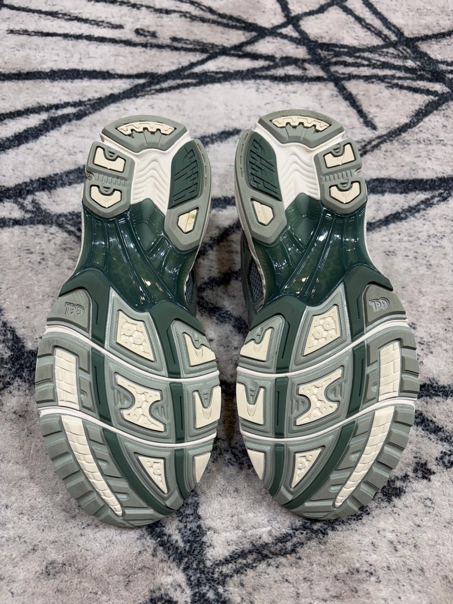 Asics Gel Kayano 14 Olive Grey