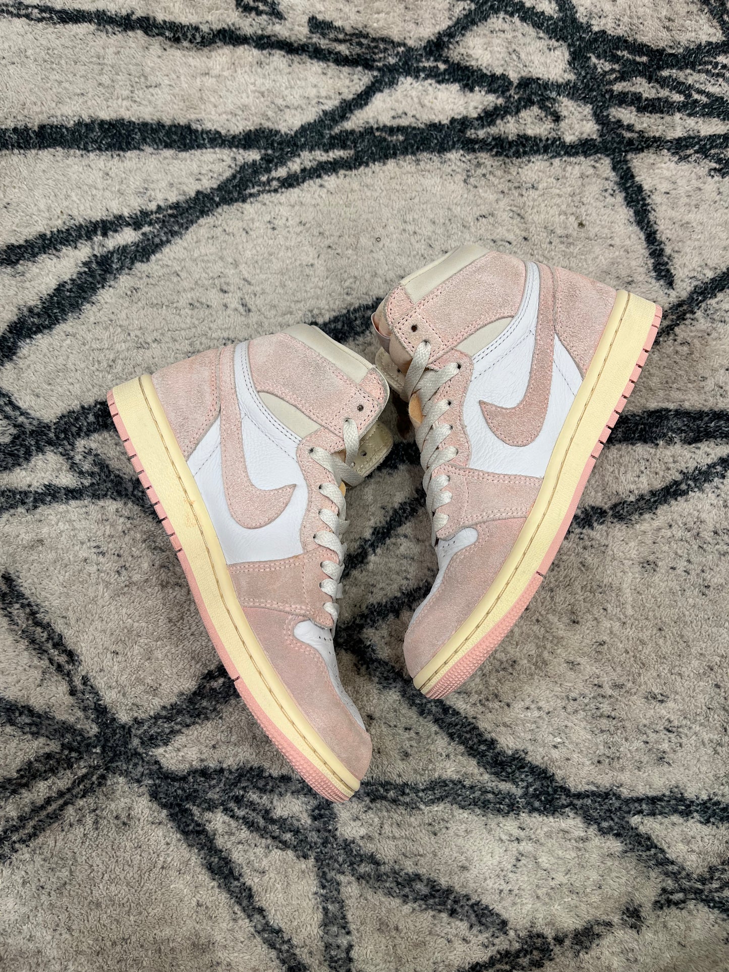 Air Jordan 1 Washed Pink