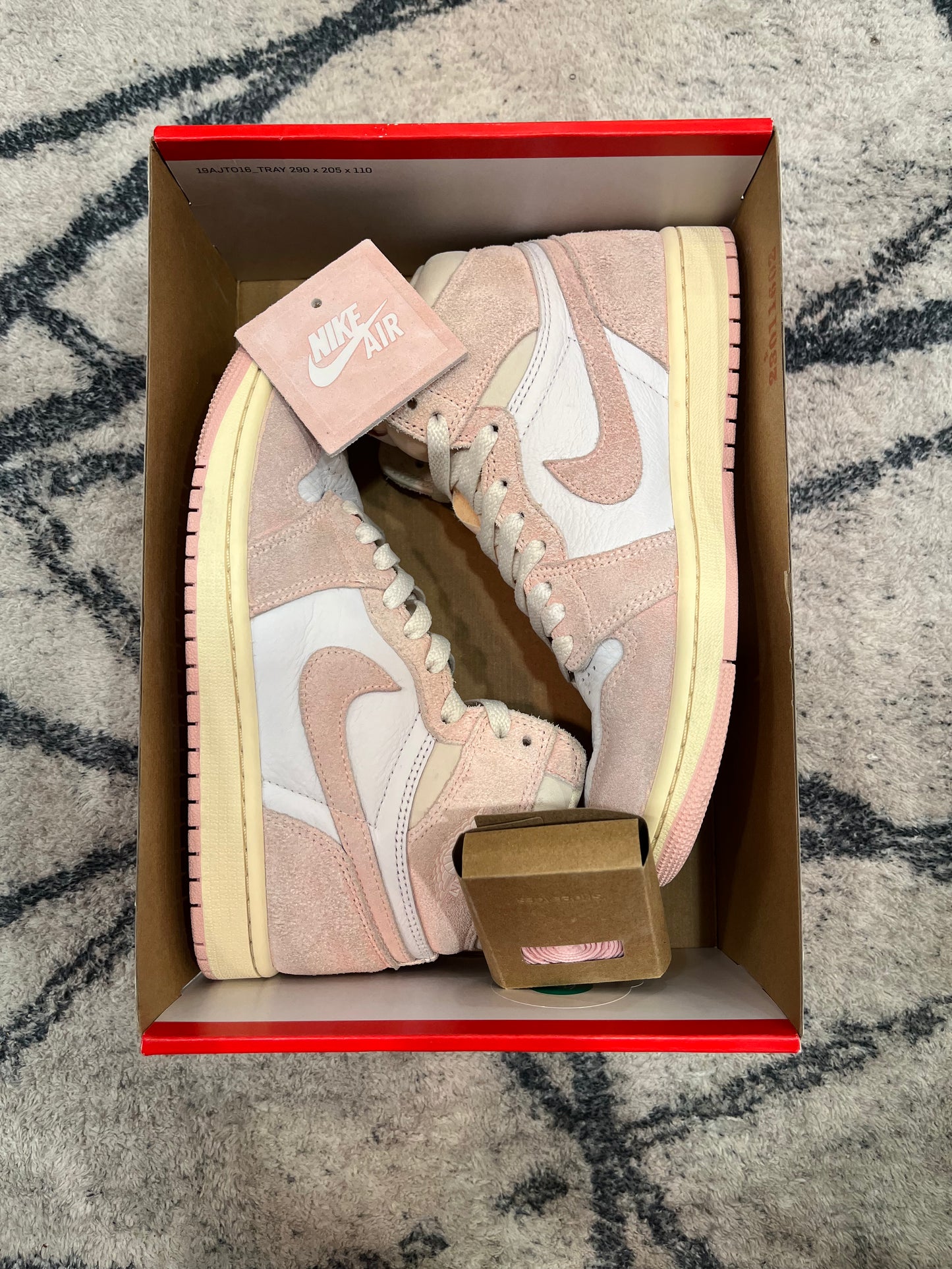 Air Jordan 1 Washed Pink