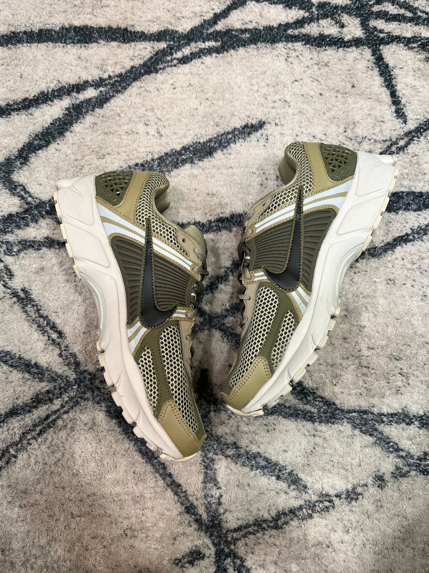 Nike Vomero 5 Olive