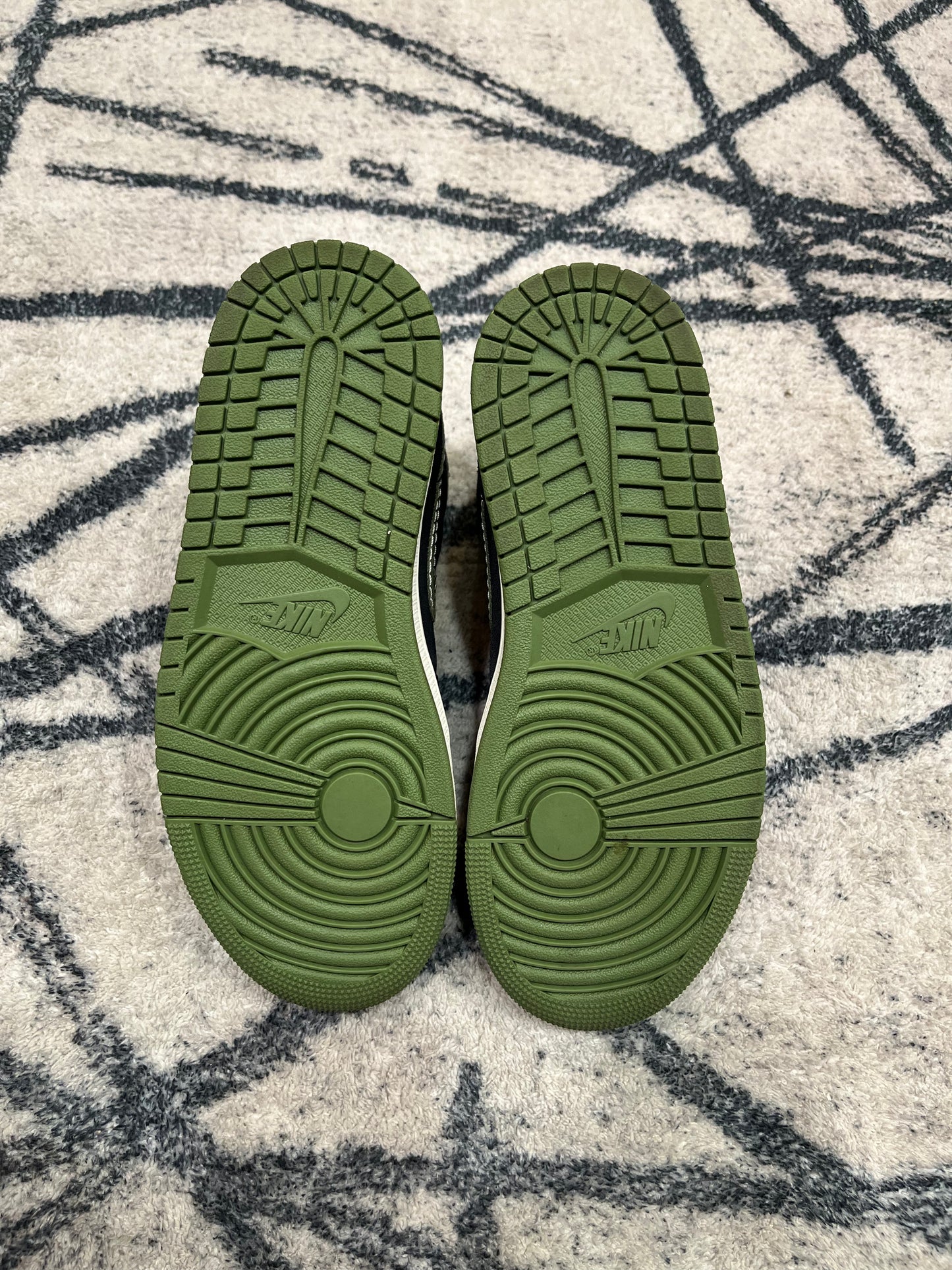 Air Jordan 1 Mid Craft Anthracite Light Olive