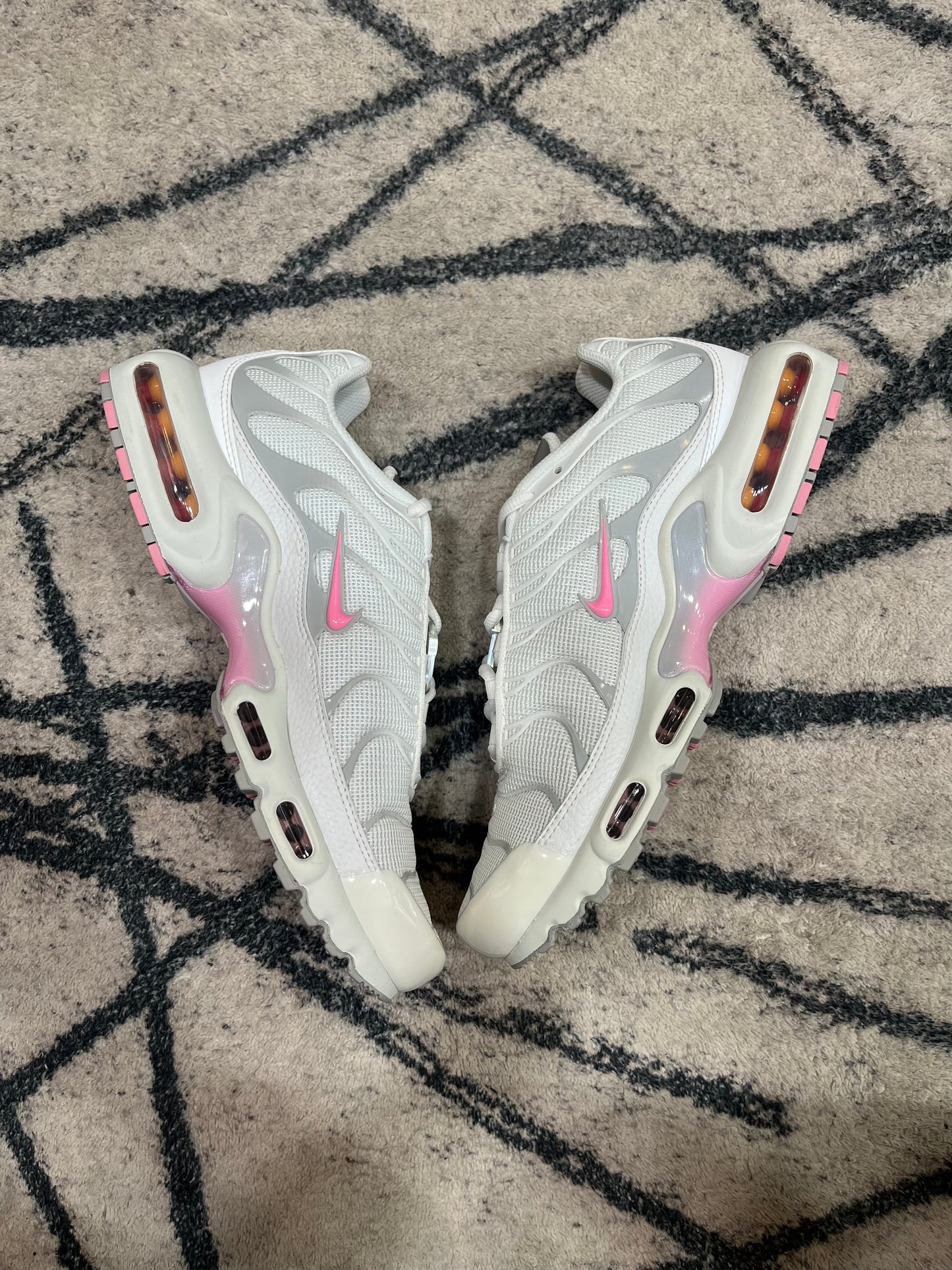 Nike Air Max Plus Summit Pink