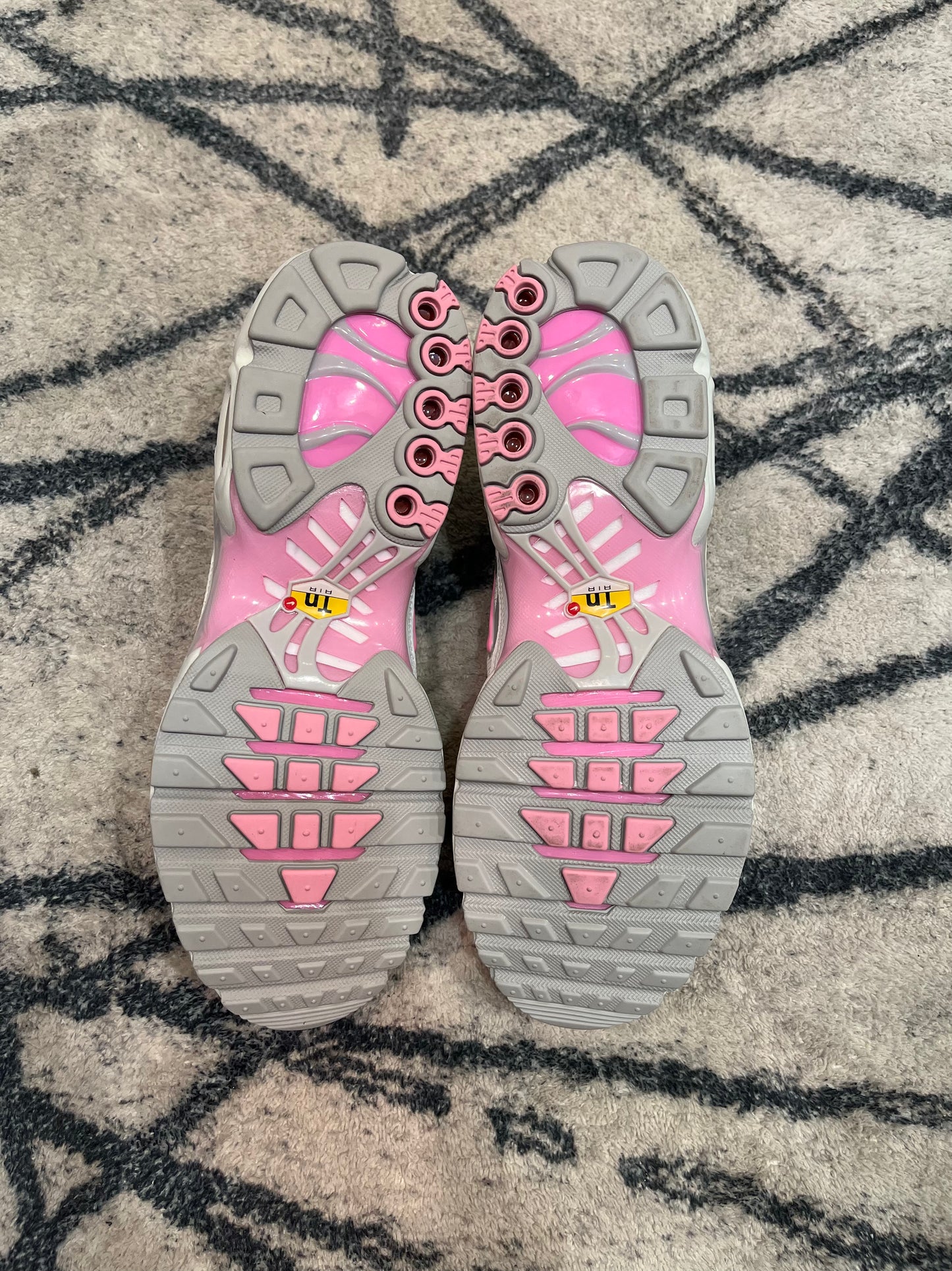 Nike Air Max Plus Summit Pink