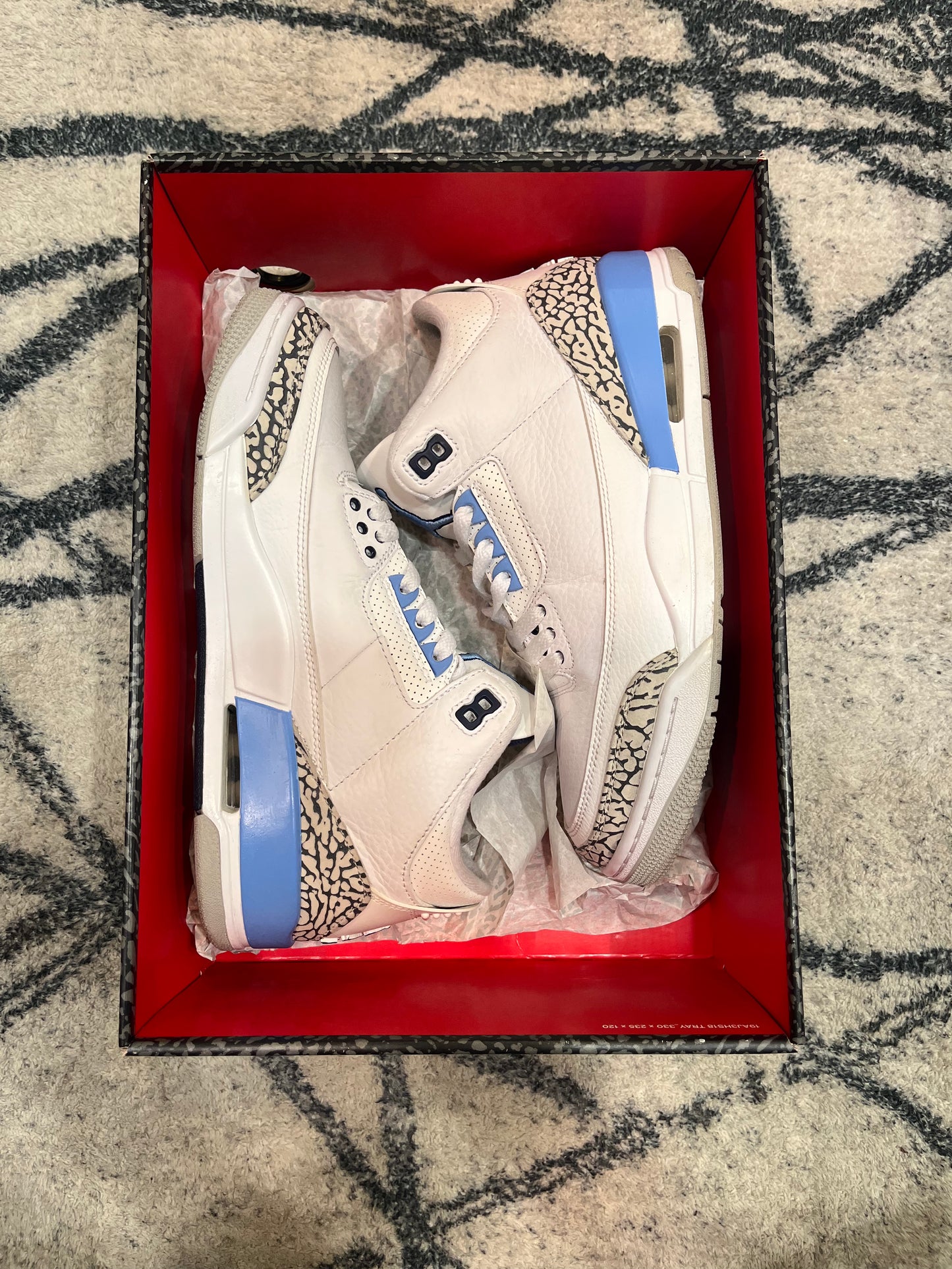 Air Jordan 3 Retro UNC