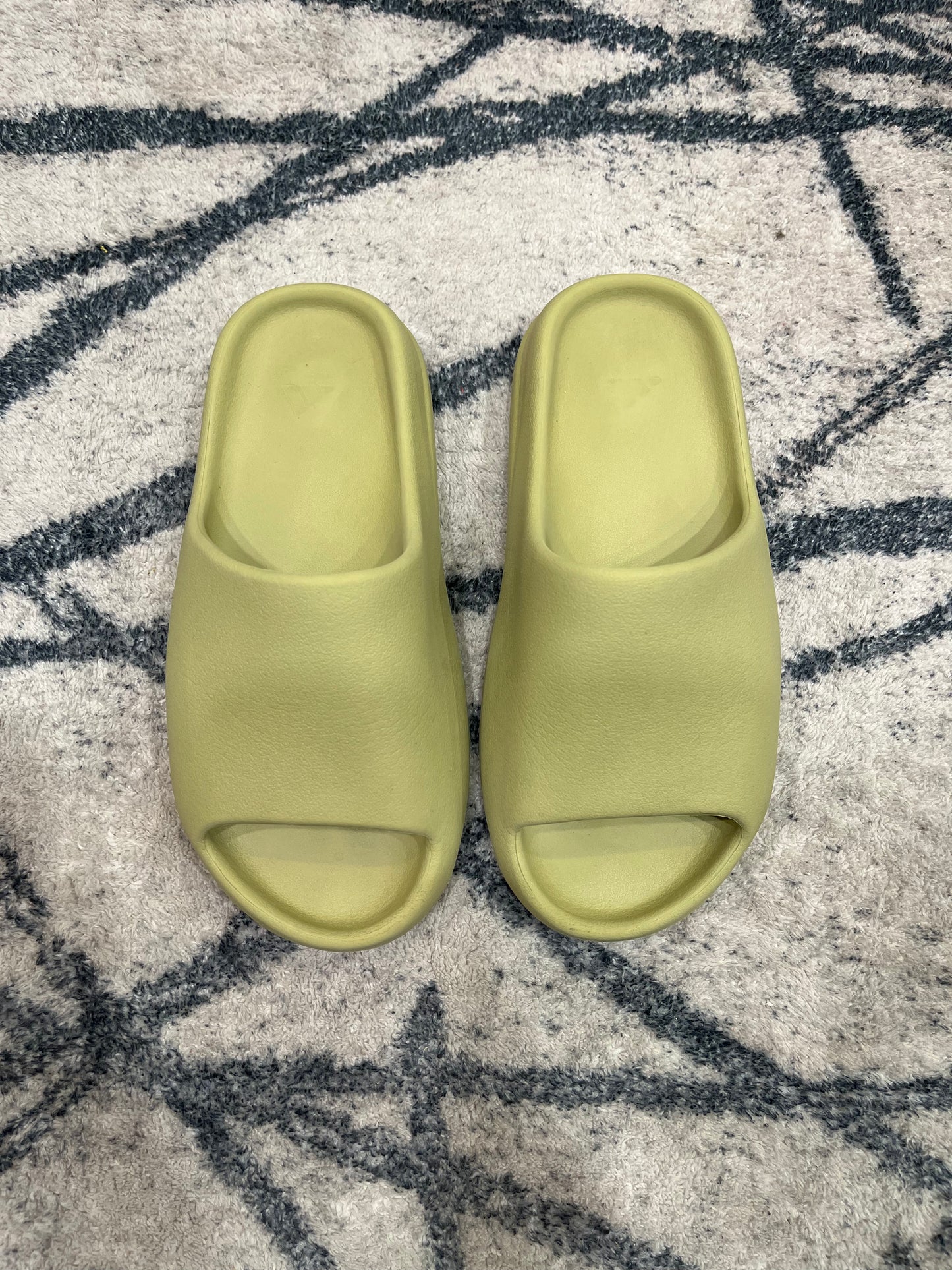 Yeezy Slide Resin