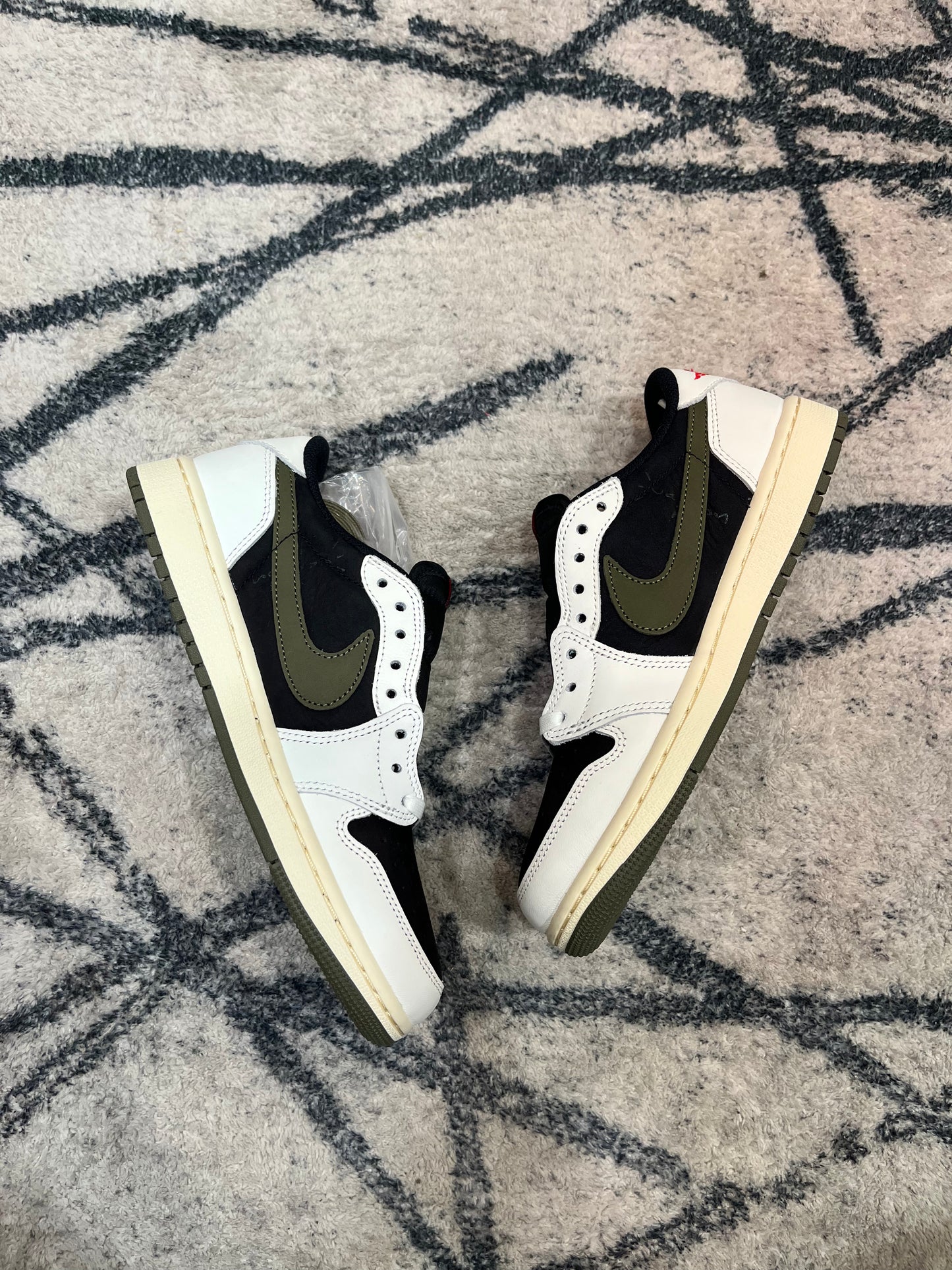 Air Jordan 1 Travis Reverse Olive