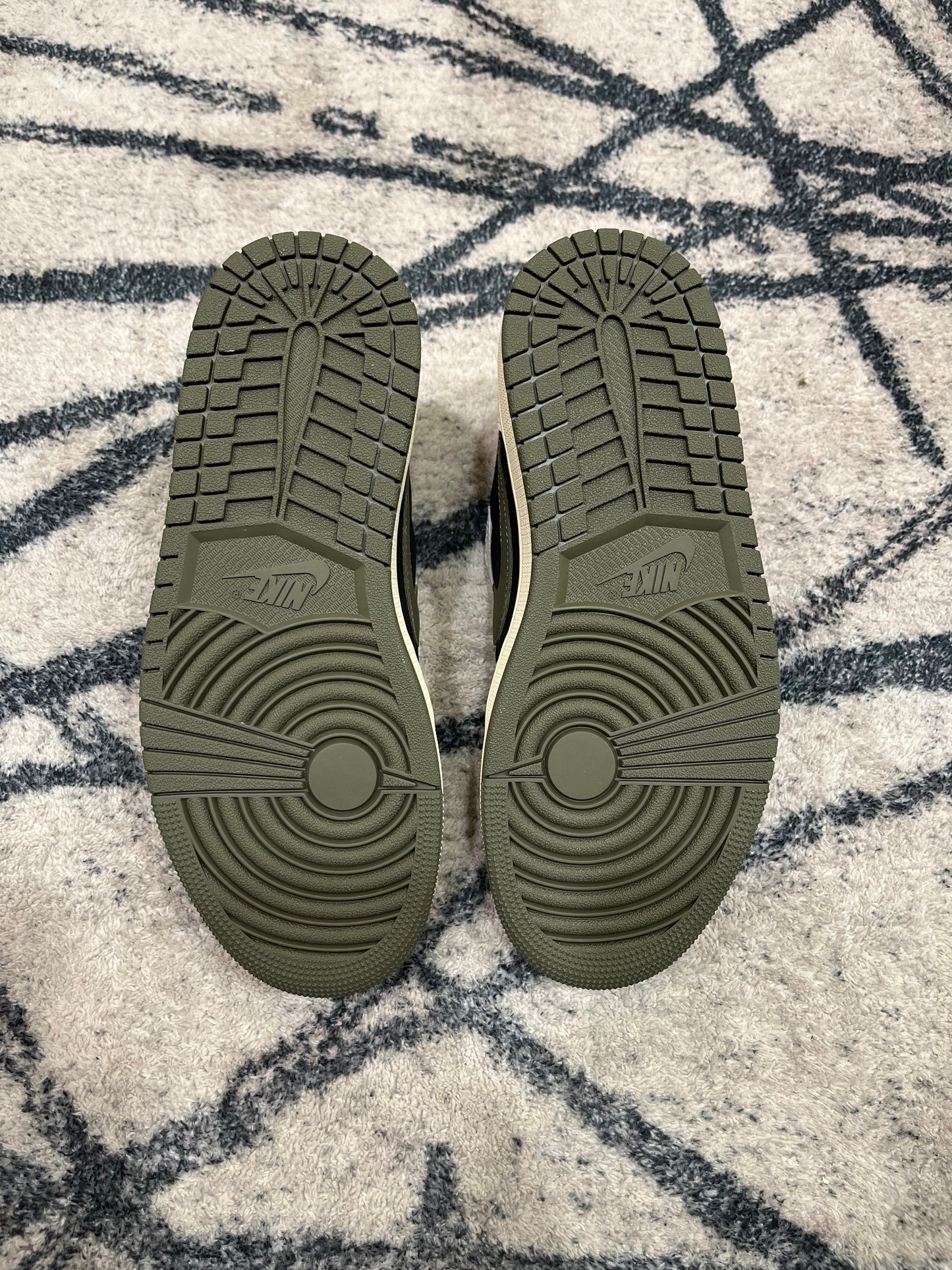 Air Jordan 1 Travis Reverse Olive