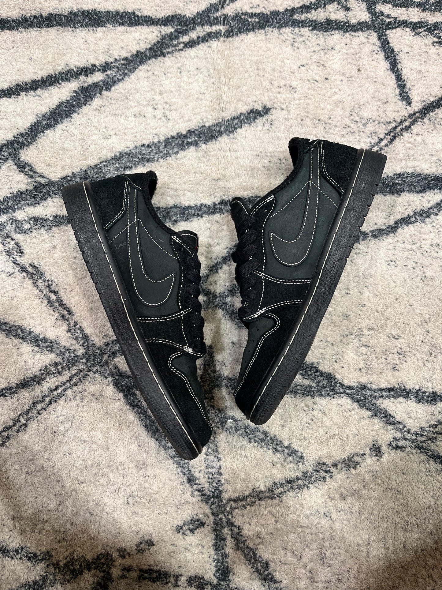 Air Jordan 1 Travis Scott Phantom