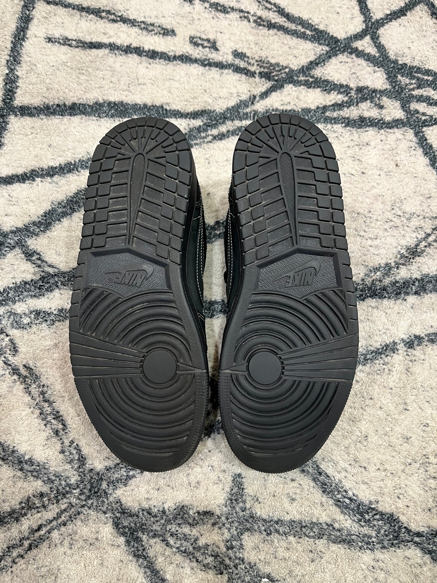 Air Jordan 1 Travis Scott Phantom