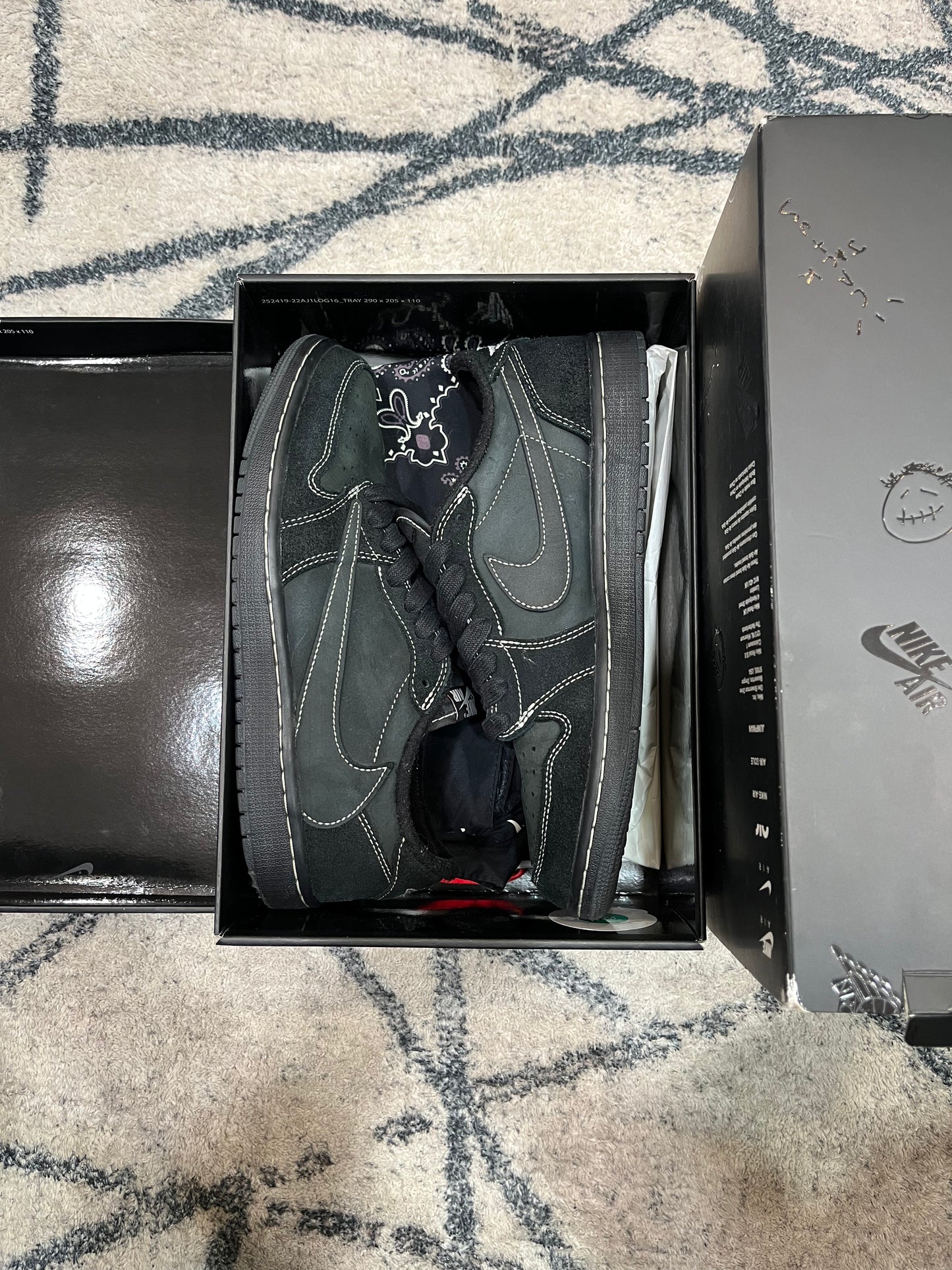 Air Jordan 1 Travis Scott Phantom