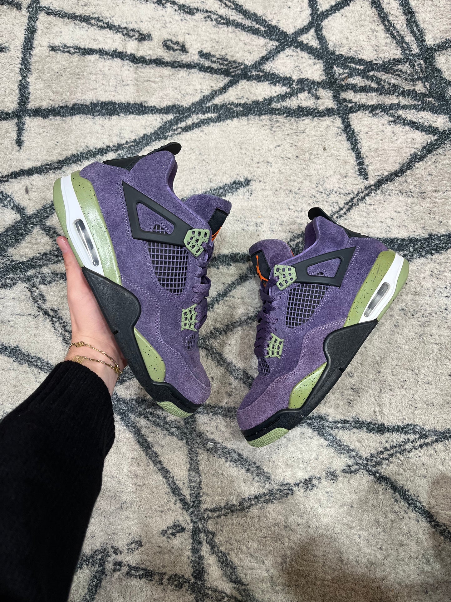 Air Jordan 4 Canyon Purple