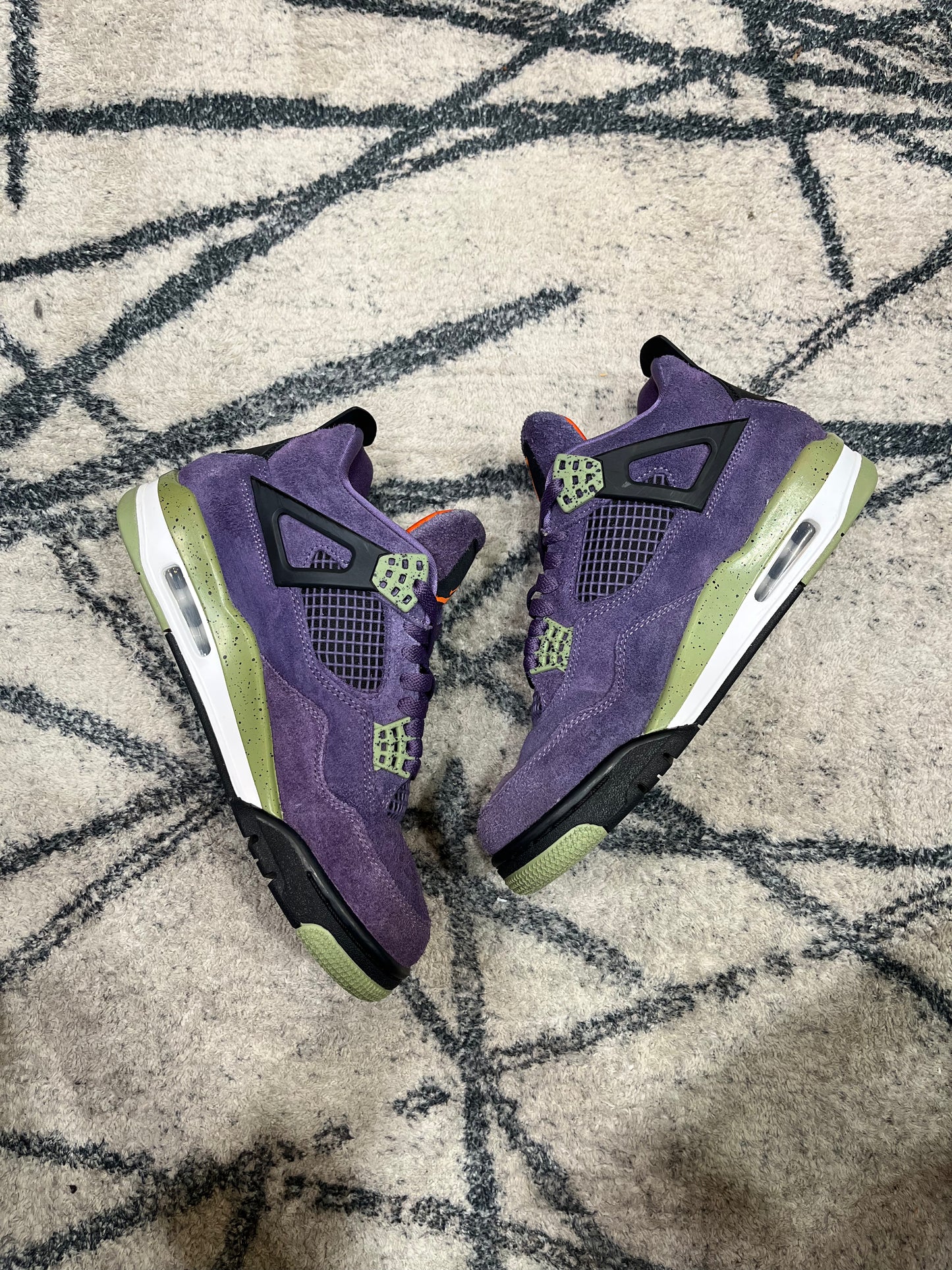 Air Jordan 4 Canyon Purple