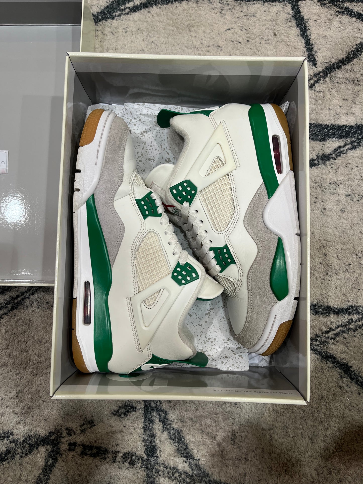 Air Jordan 4 Pine Green