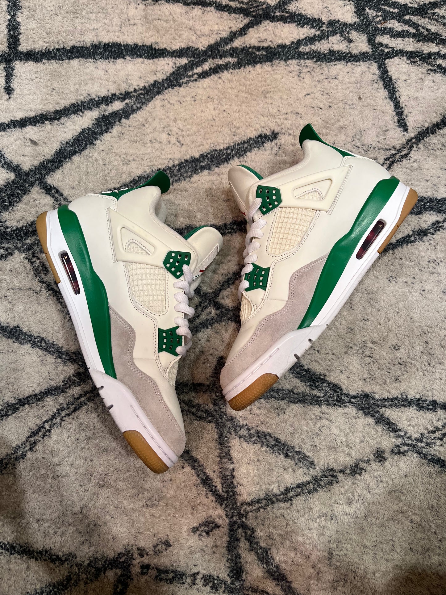 Air Jordan 4 SB Pine Green