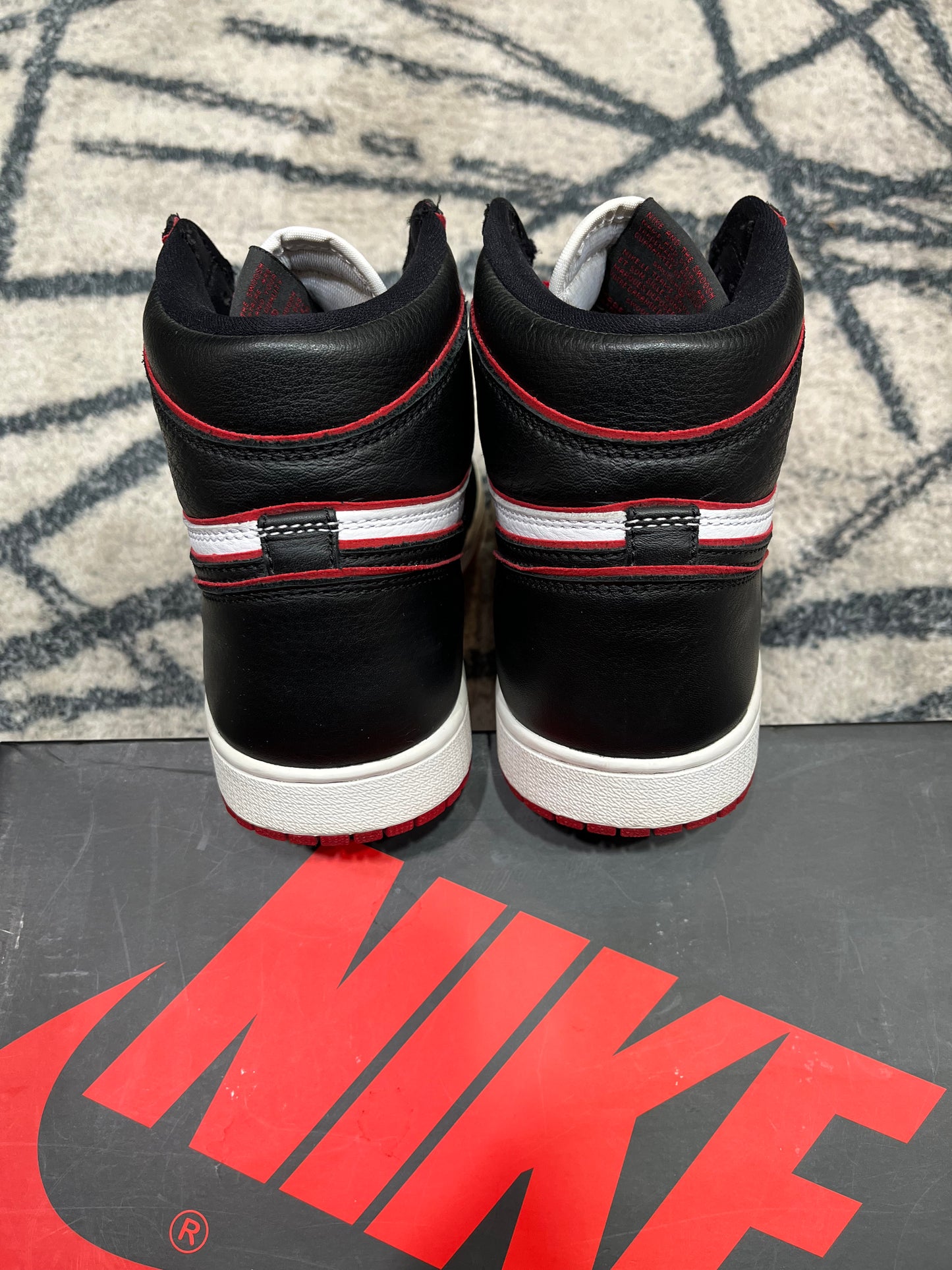 Air Jordan 1 Mid Gym Black Red