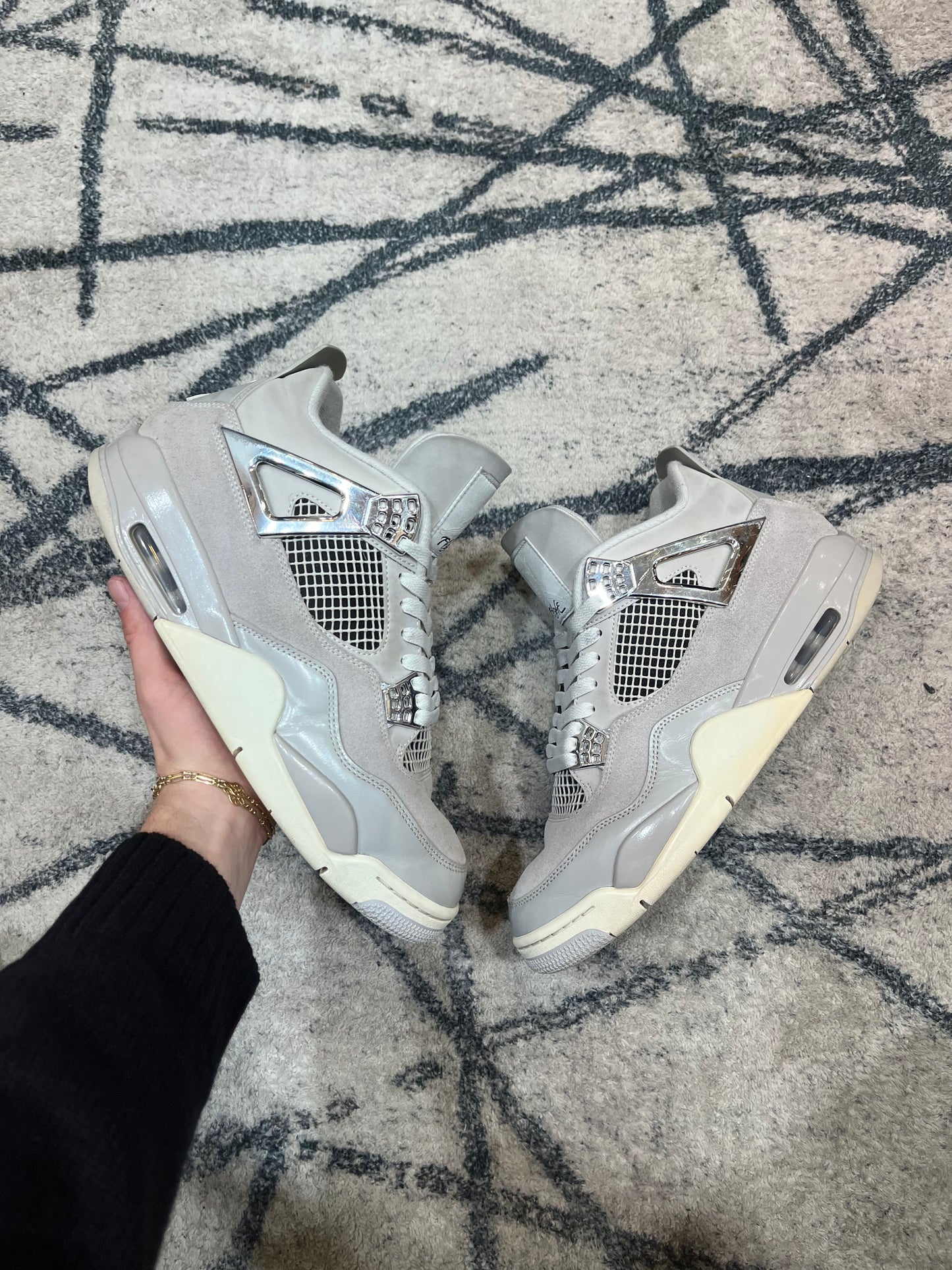 Air Jordan 4 Frozen Moment