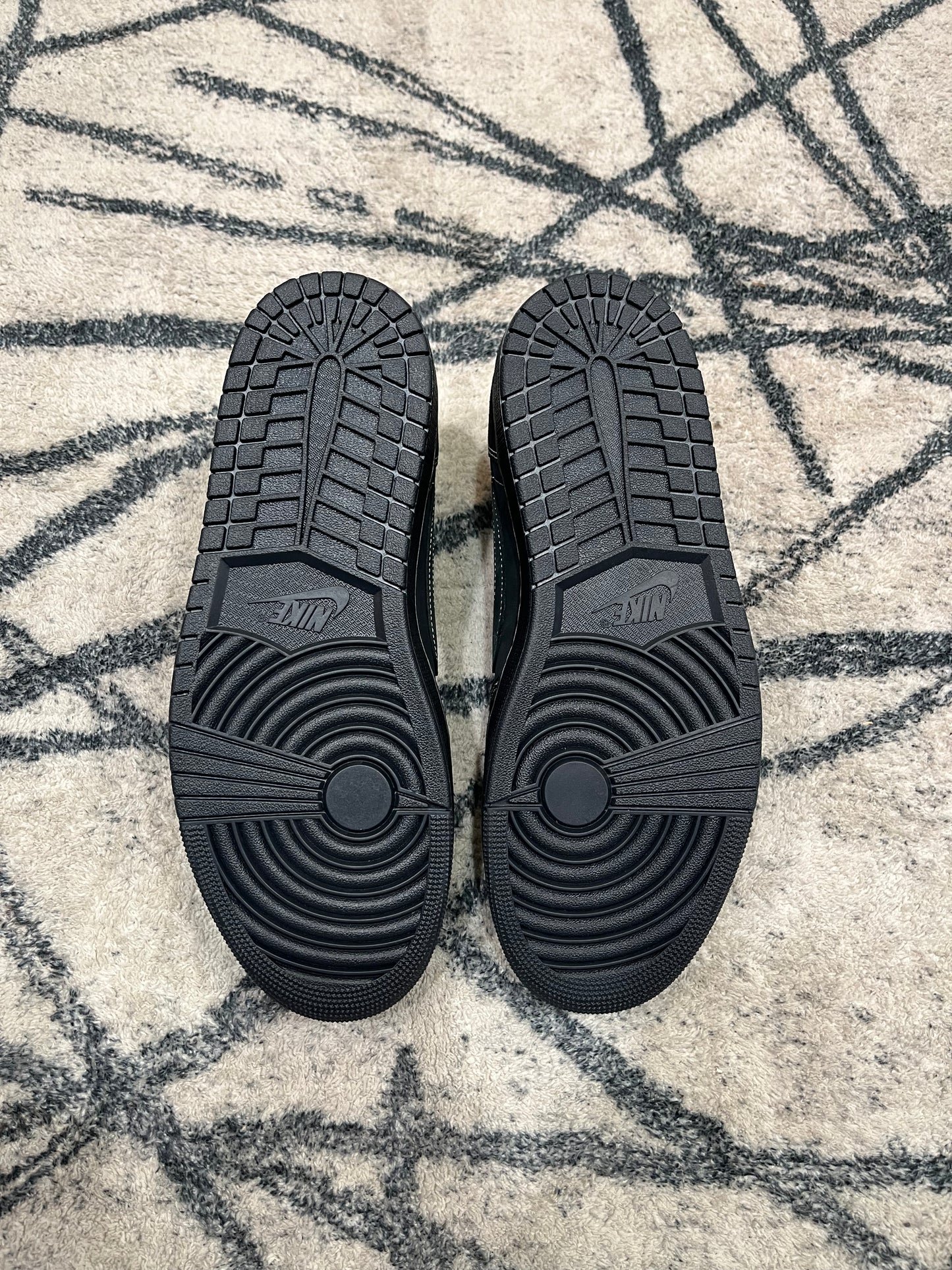 Air Jordan 1 Travis Scott Phantom