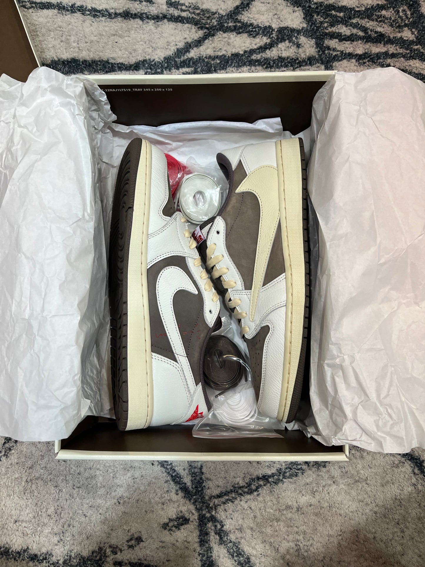 Air Jordan 1 Travis Reverse Mocha