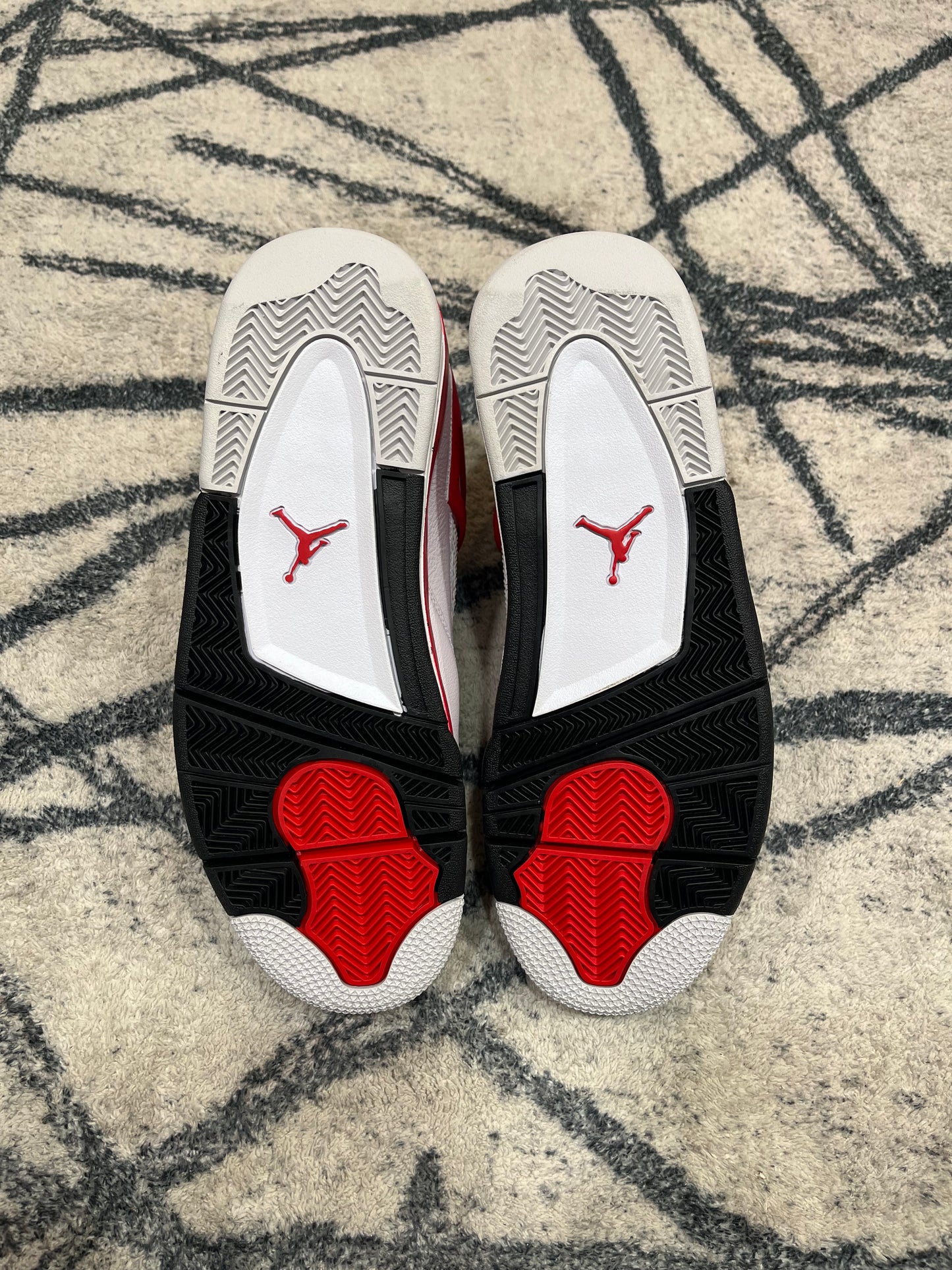 Air Jordan 4 Fire Red Cement