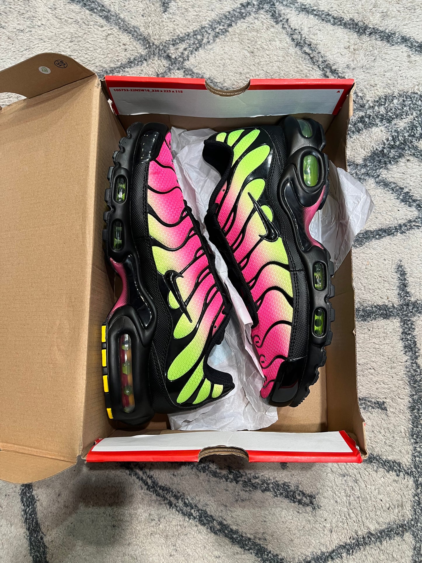 Nike Air Max Plus Hyper Pink Volt