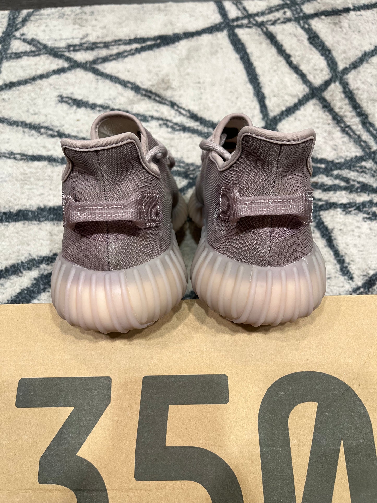 Yeezy 350 Monmis