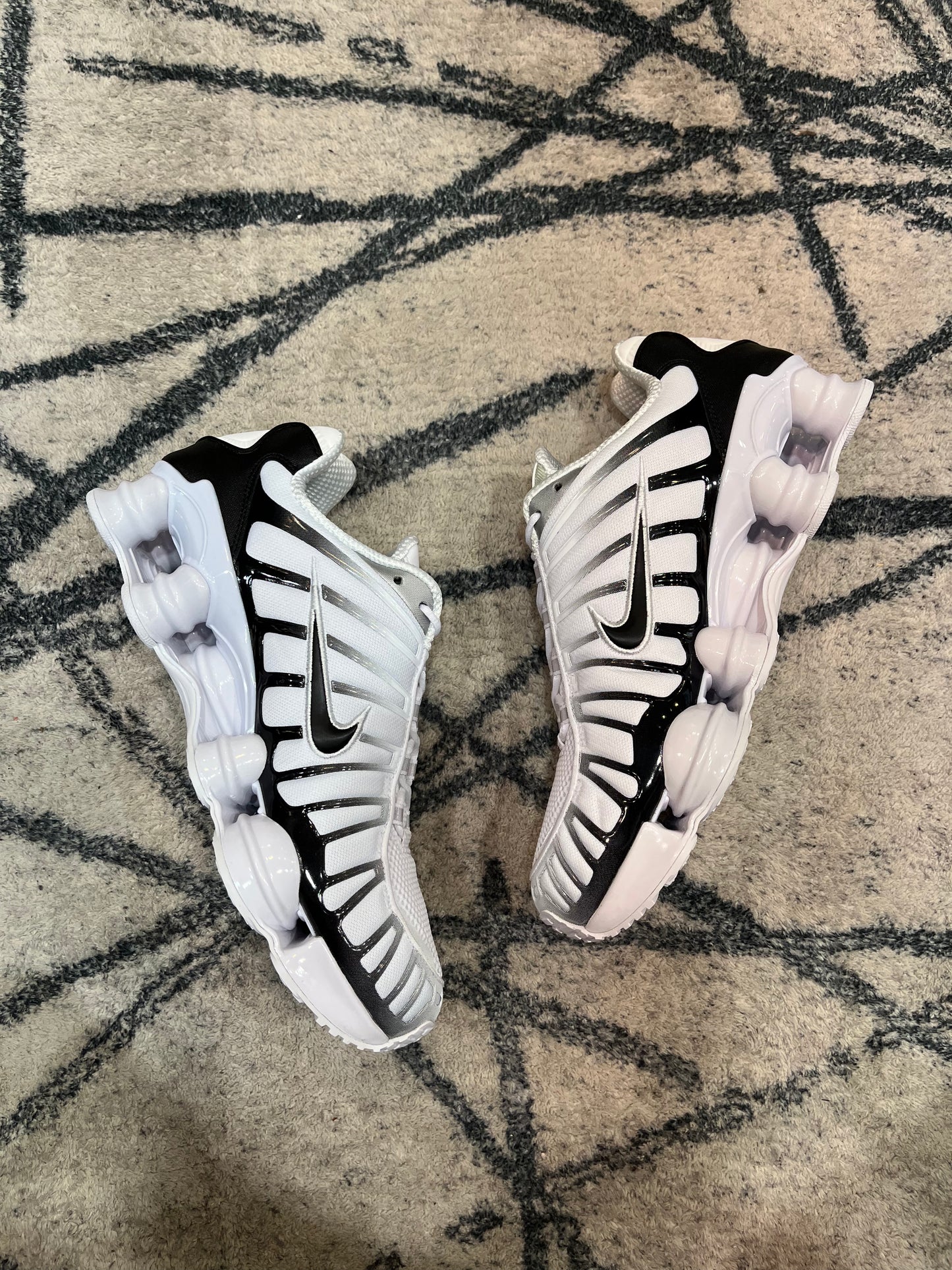 Nike Shox White Black