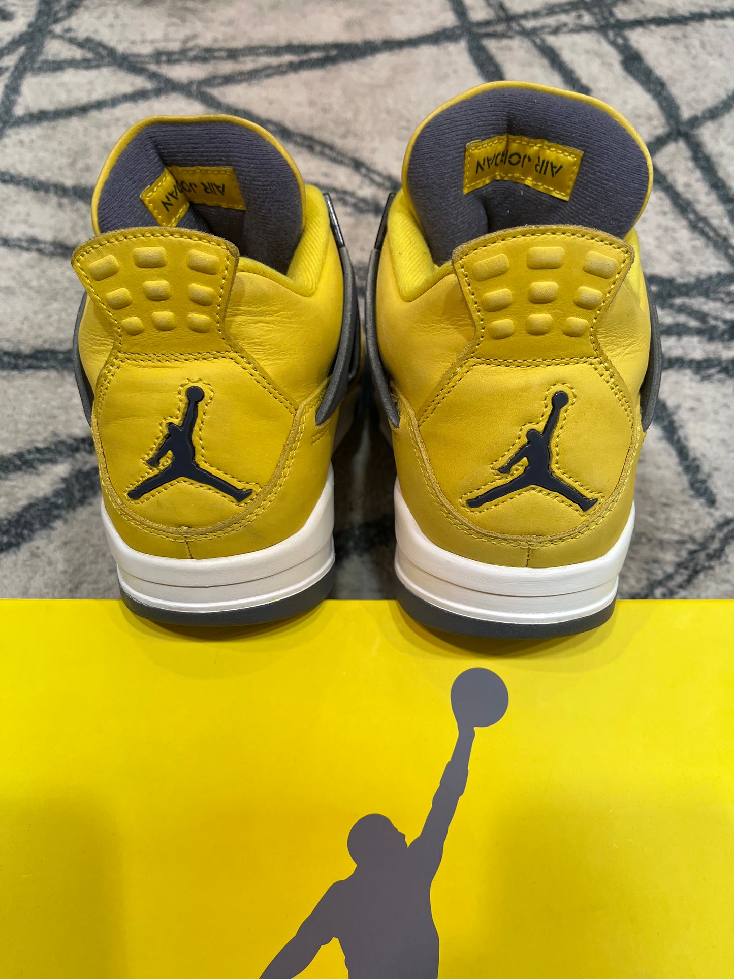 Air Jordan 4 Lightning