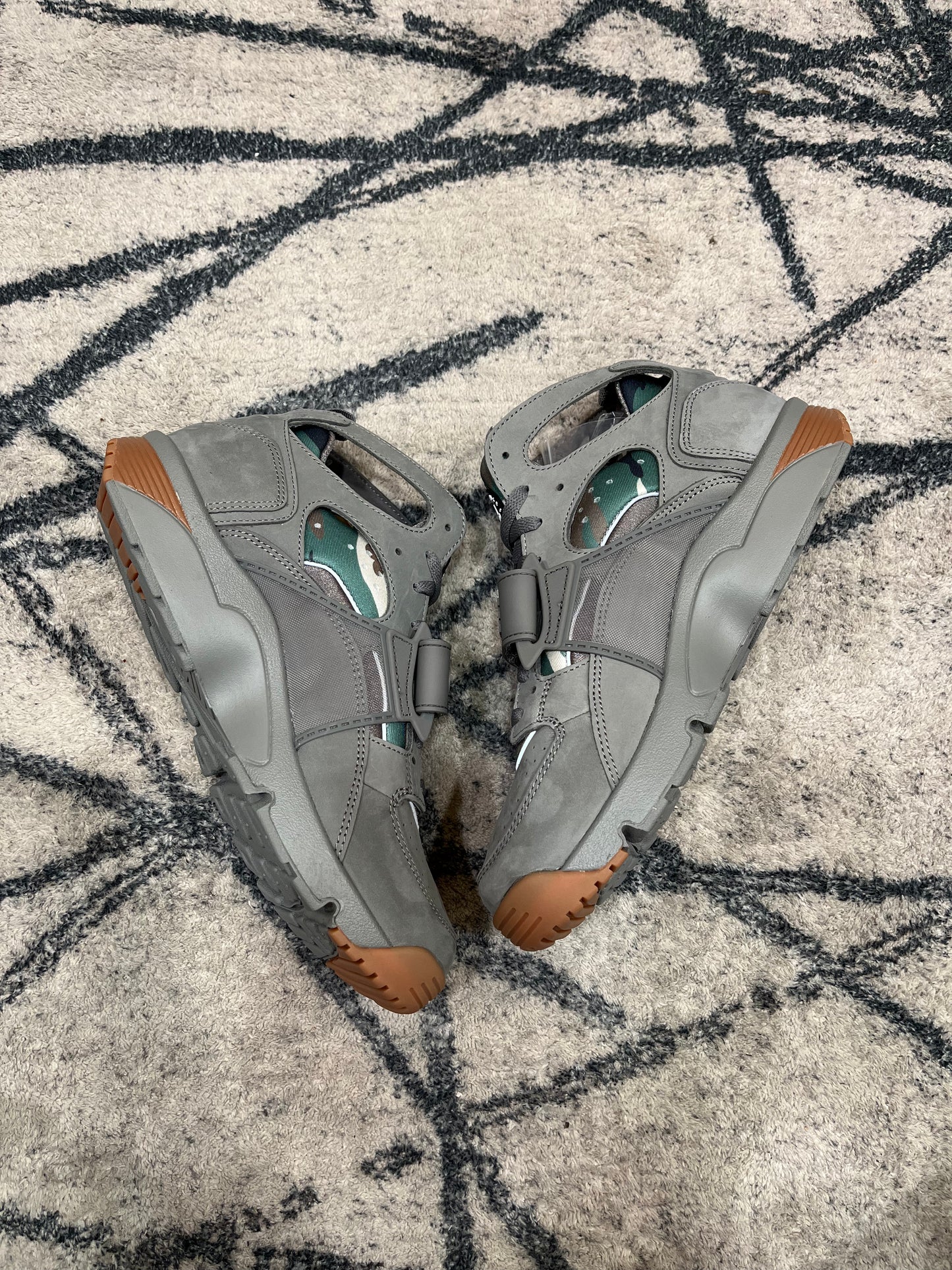 Nike Huarache Corteiz Gully Grey