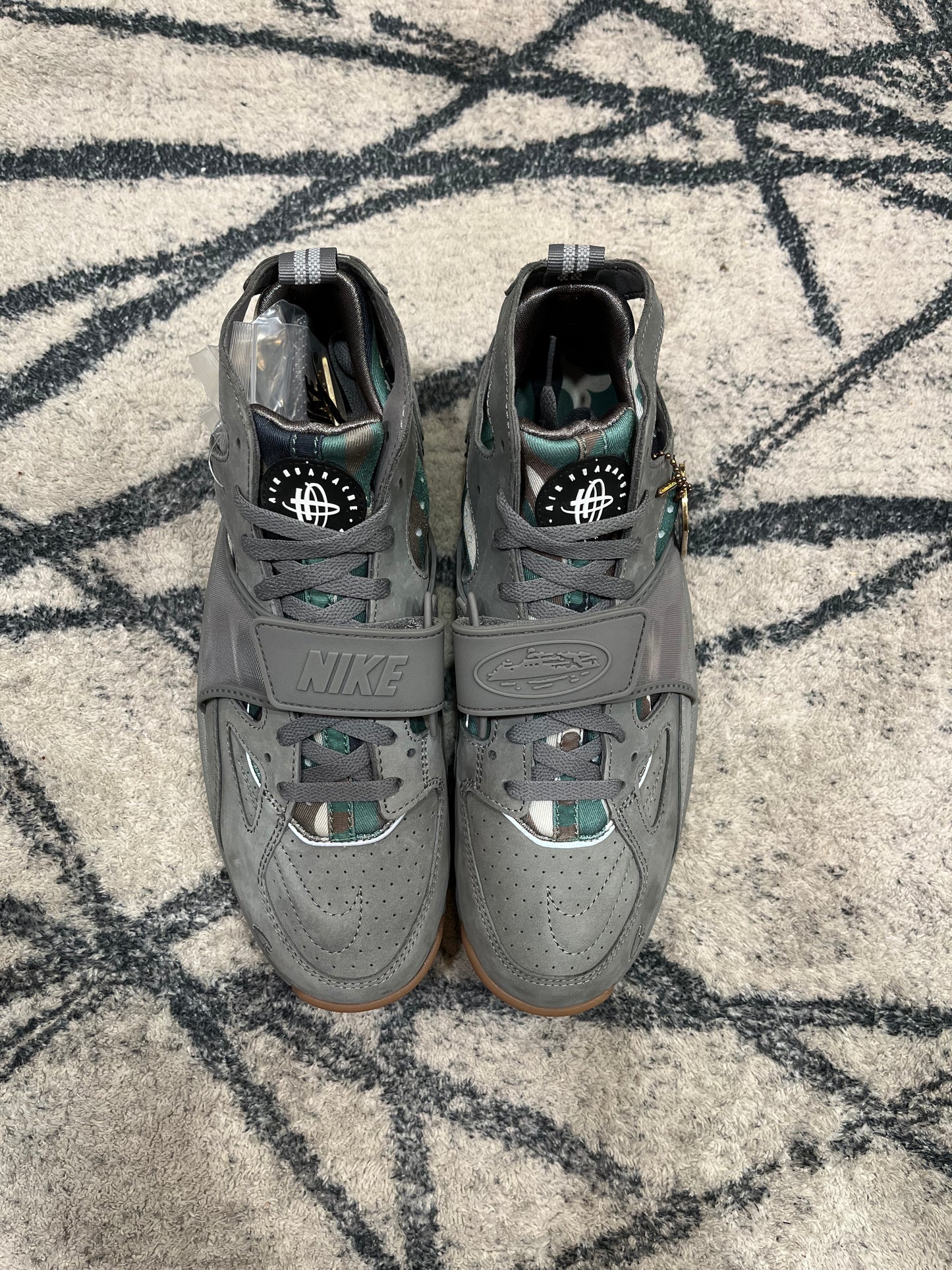 Nike Huarache Corteiz Gully Grey