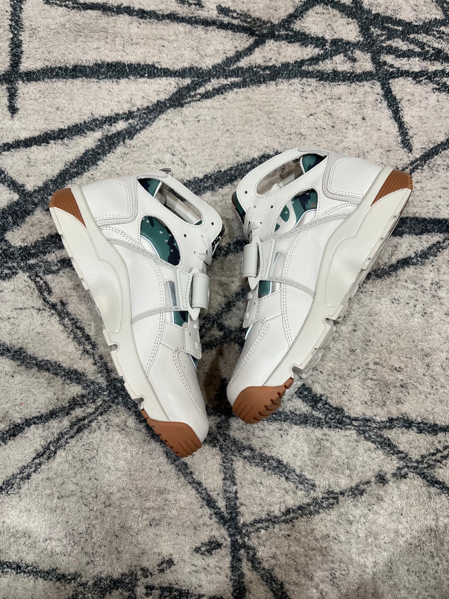 Nike Corteiz Huarache Light Bone