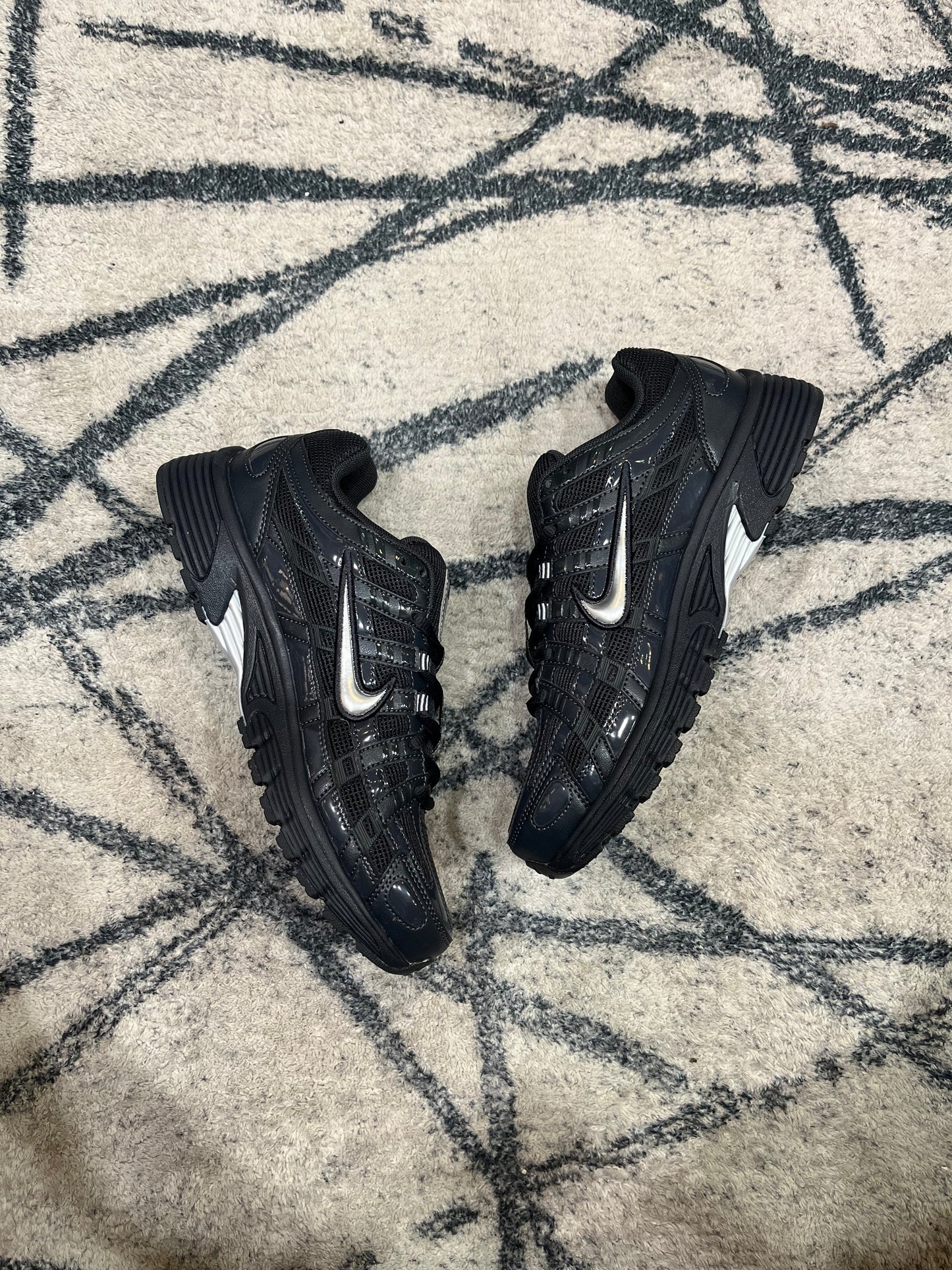 Nike P 6000 Silver Swoosh Black